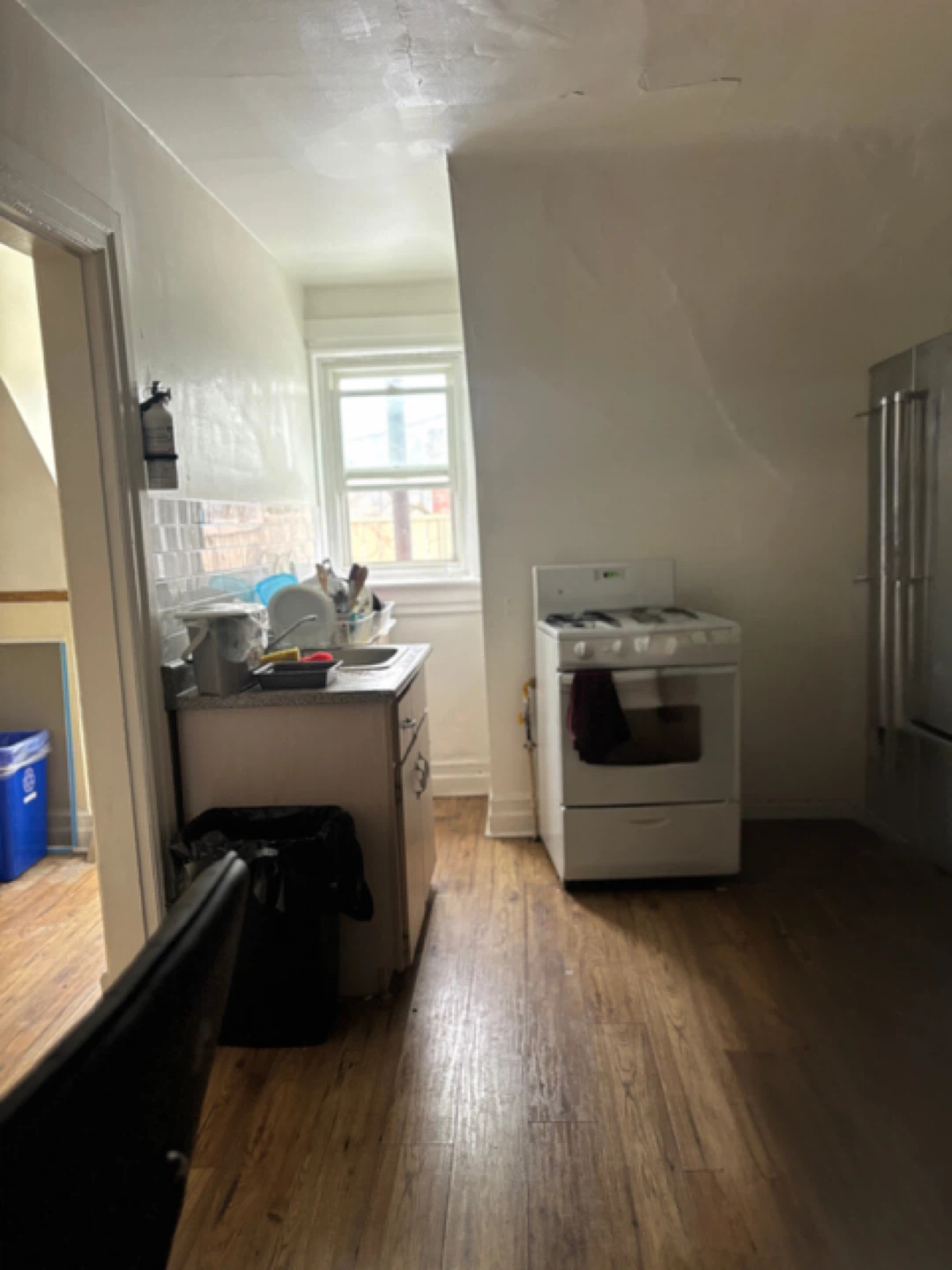 Private room for rent - downtown $1000 July and August