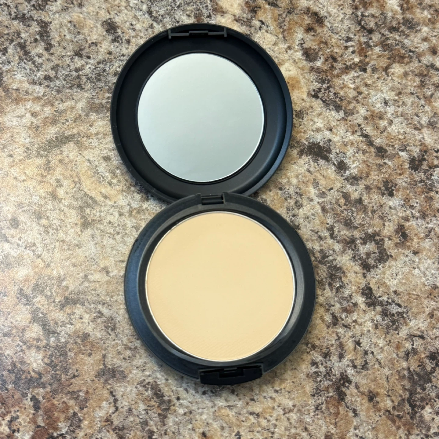 MAC Studio Fix Powder Foundation NC30 - photo 2