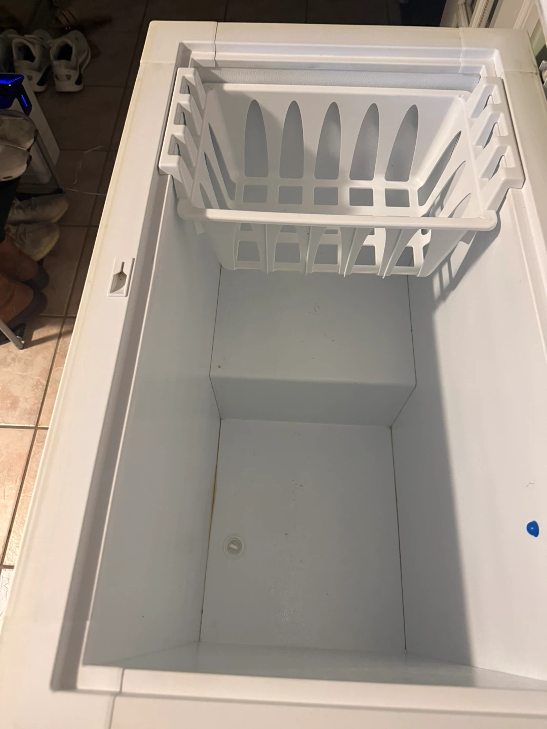 White Chest Freezer - photo 2