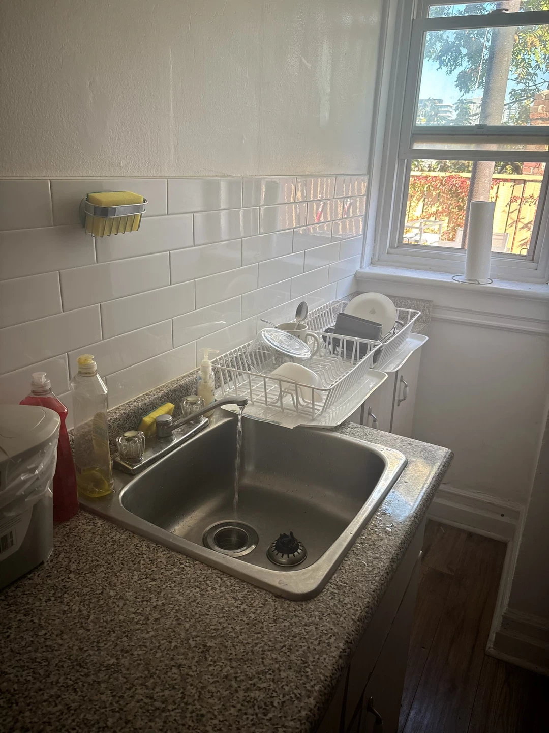 Private room for rent - downtown $1000 July and August - photo 3