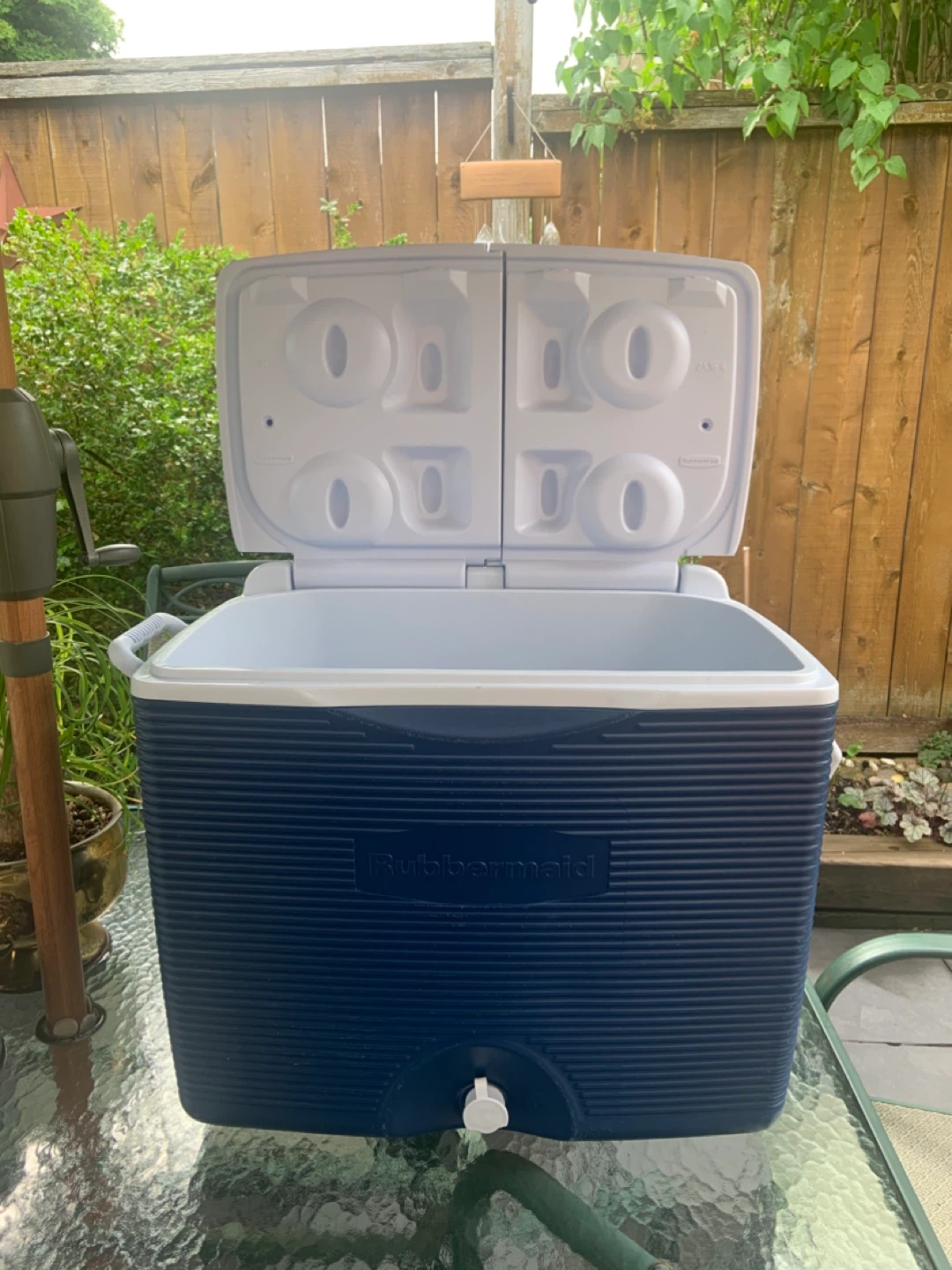 Rubbermaid Blue Cooler with Dispenser
