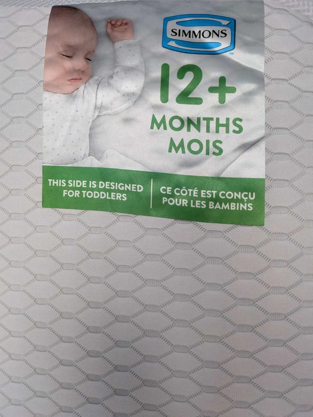 Graco Crib with Simmons Toddler Mattress ( Delivery Available ) - photo 5