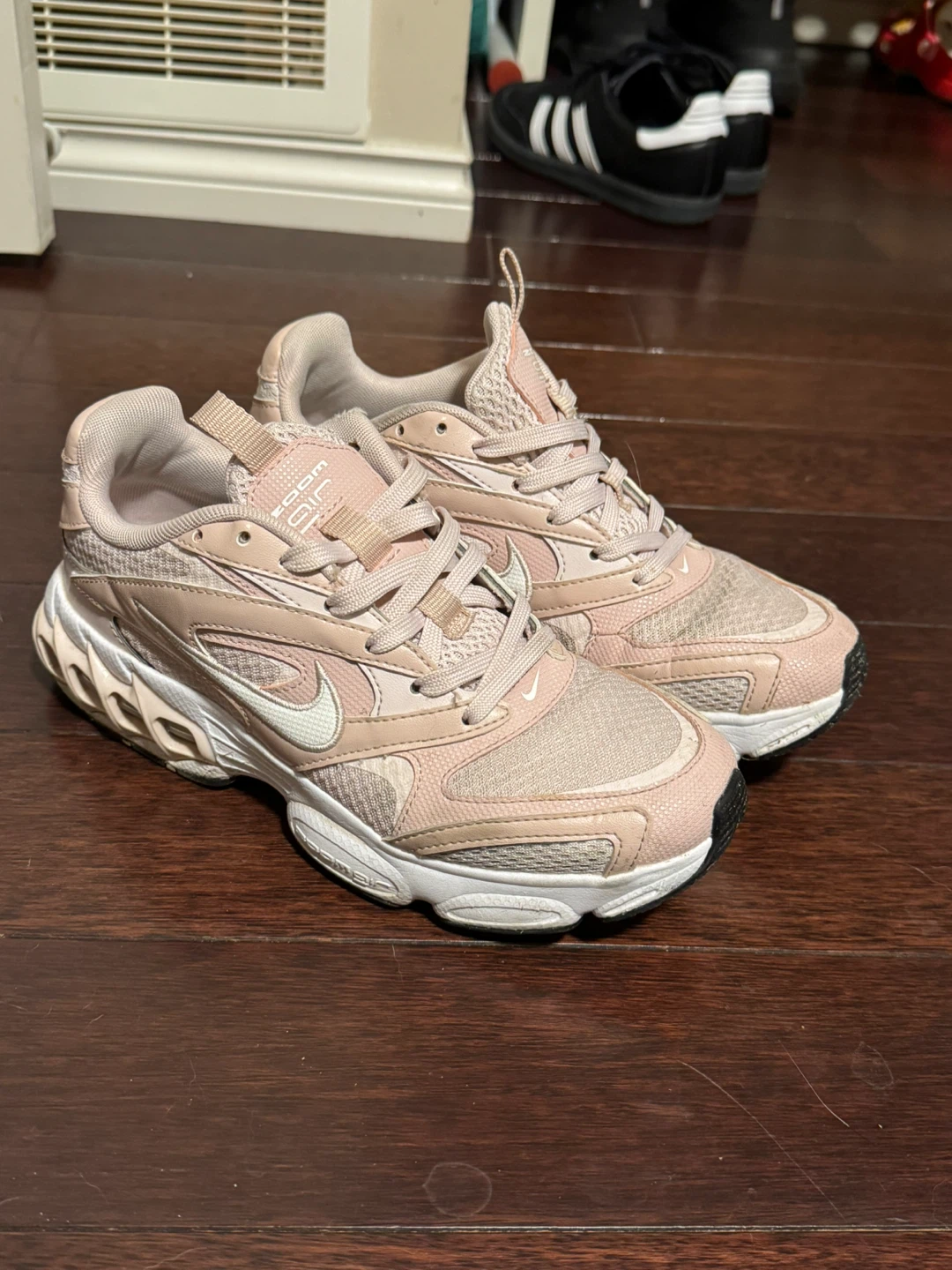 Nike Zoom Air Fire Runners - Size 7 Women’s - photo 2