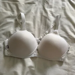 Leading Lady White Lace Trimmed T-Shirt Bra