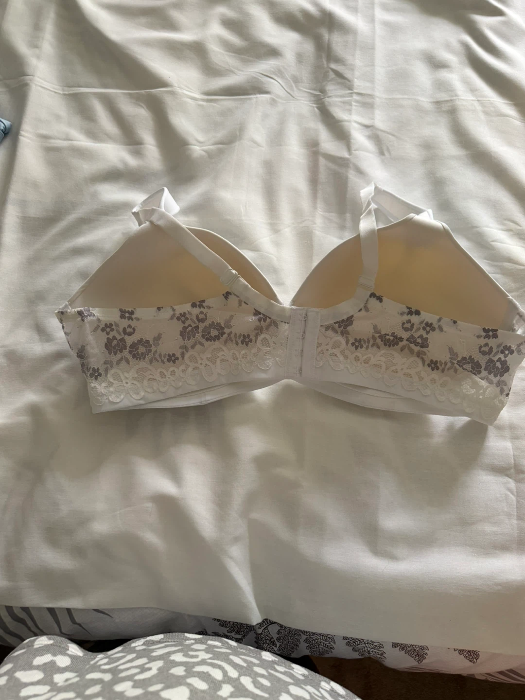 Leading Lady White Lace Trimmed T-Shirt Bra - photo 2