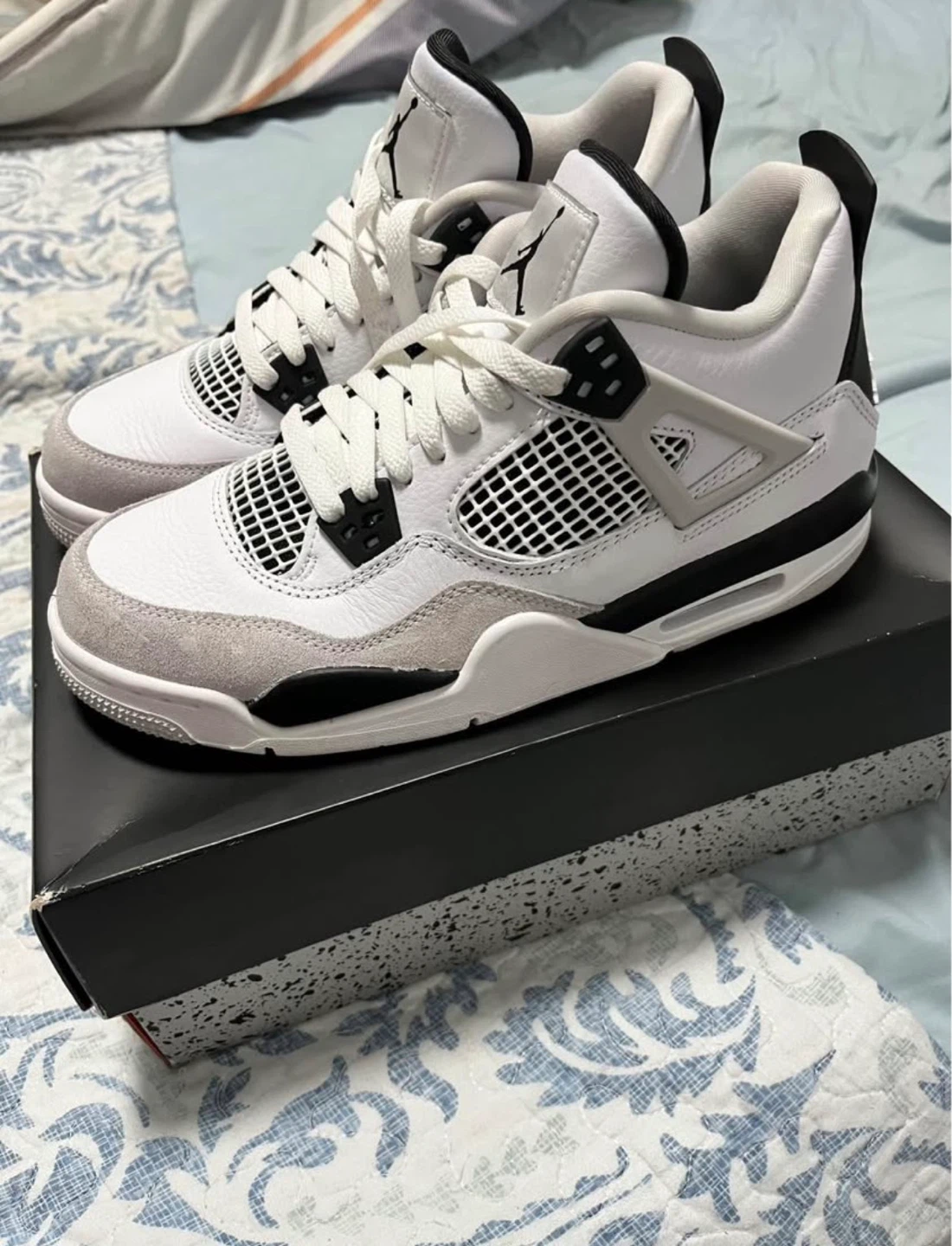 Jordan 4 Military Black - Size 7Y - photo 2