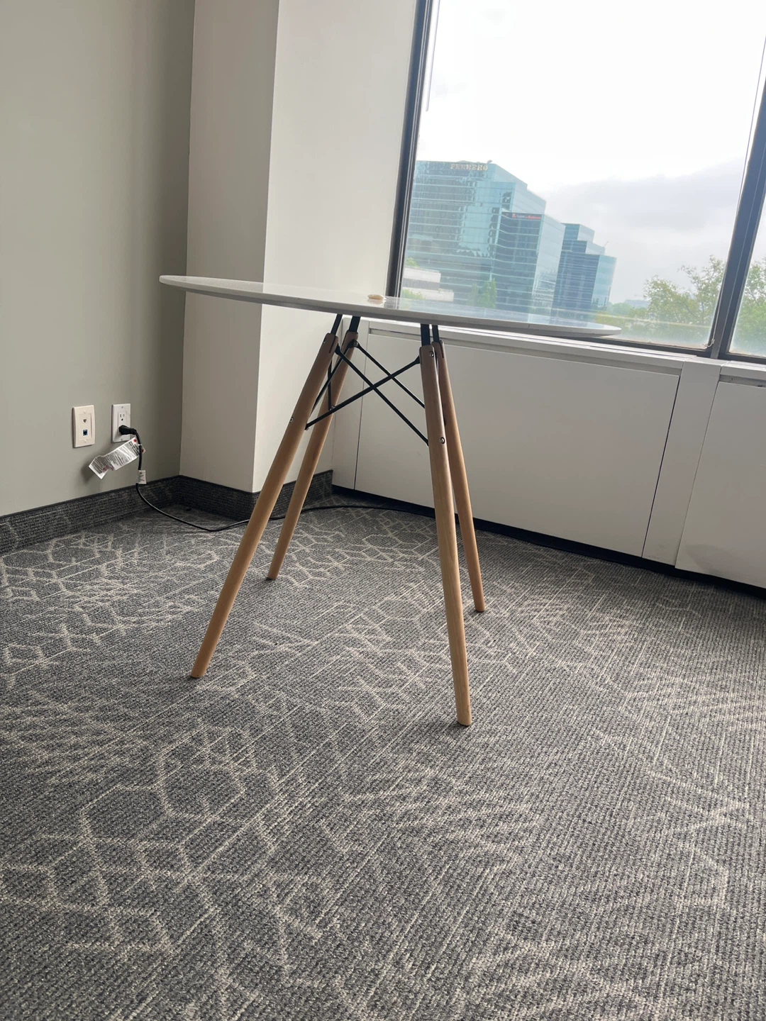 White Round Dining Table with Wooden Legs