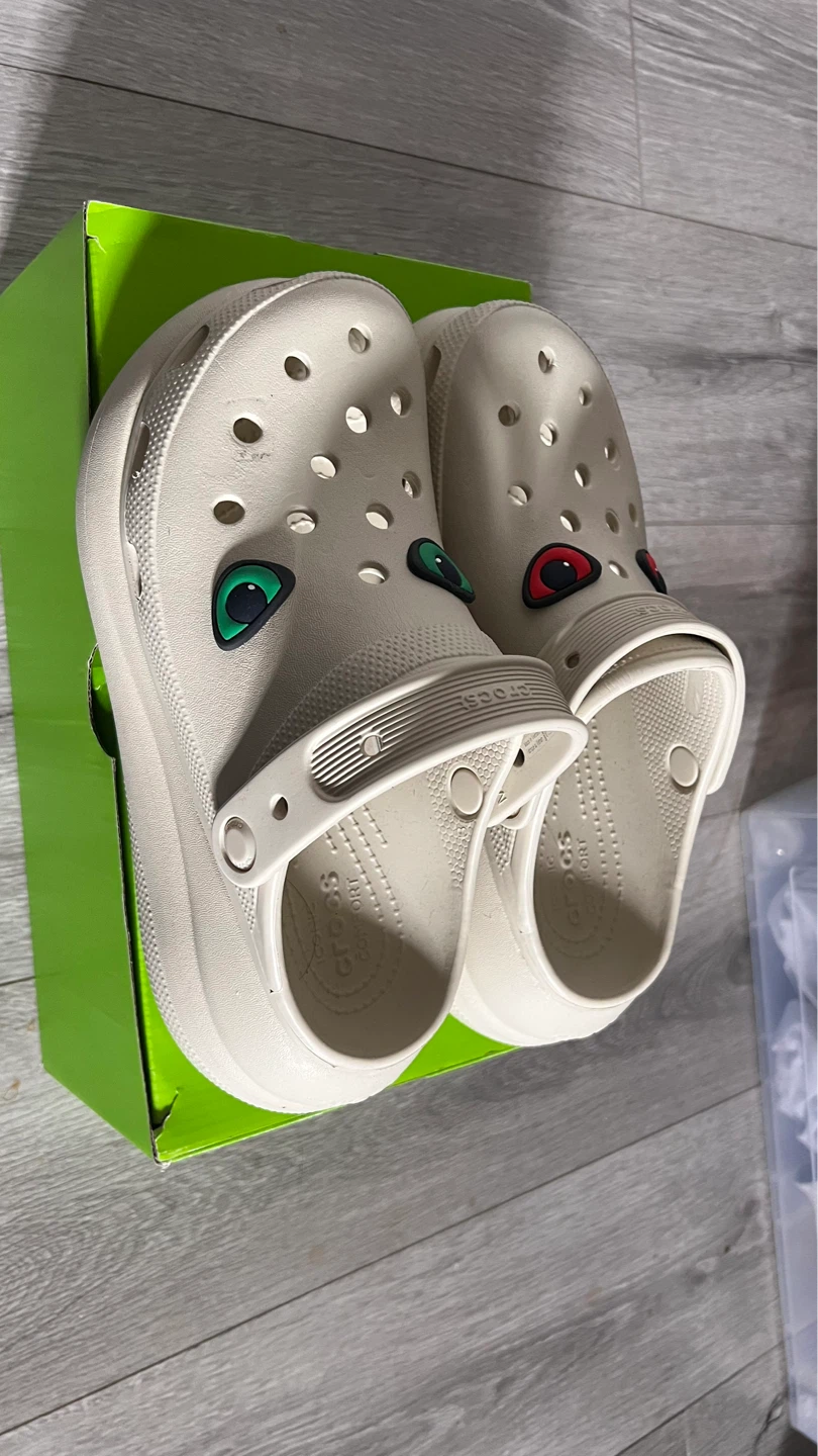 Crocs Clog M6/W8 Beige with Eye Charms - photo 2