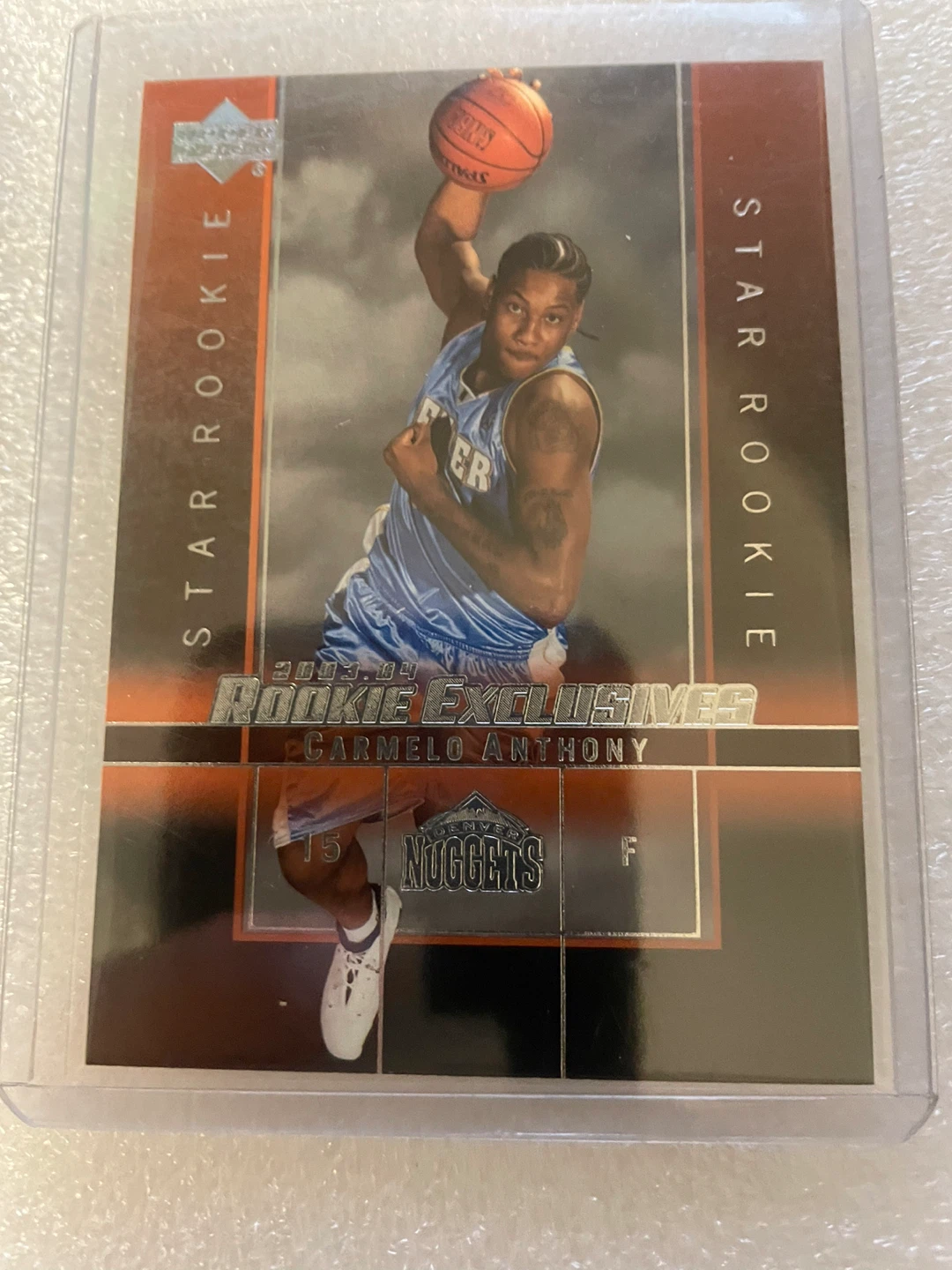 2003-04 Carmelo Anthony Rookie  Trading Card - photo 2