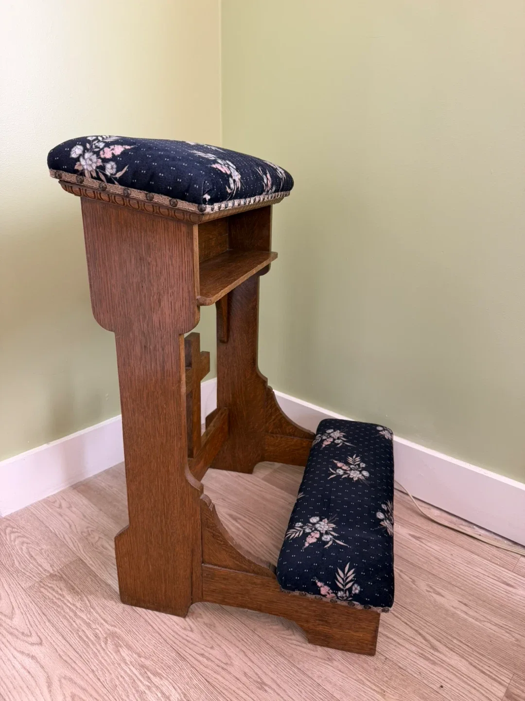 Wooden Prayer Kneeler with Padded Seat and Footrest - photo 2