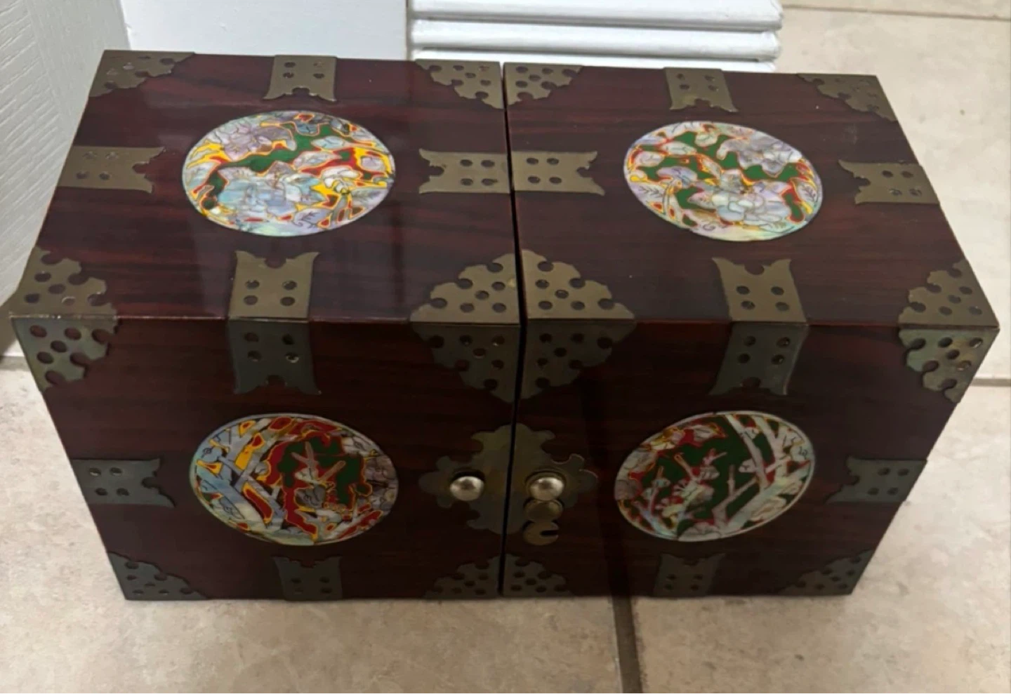 Vintage jewelry box