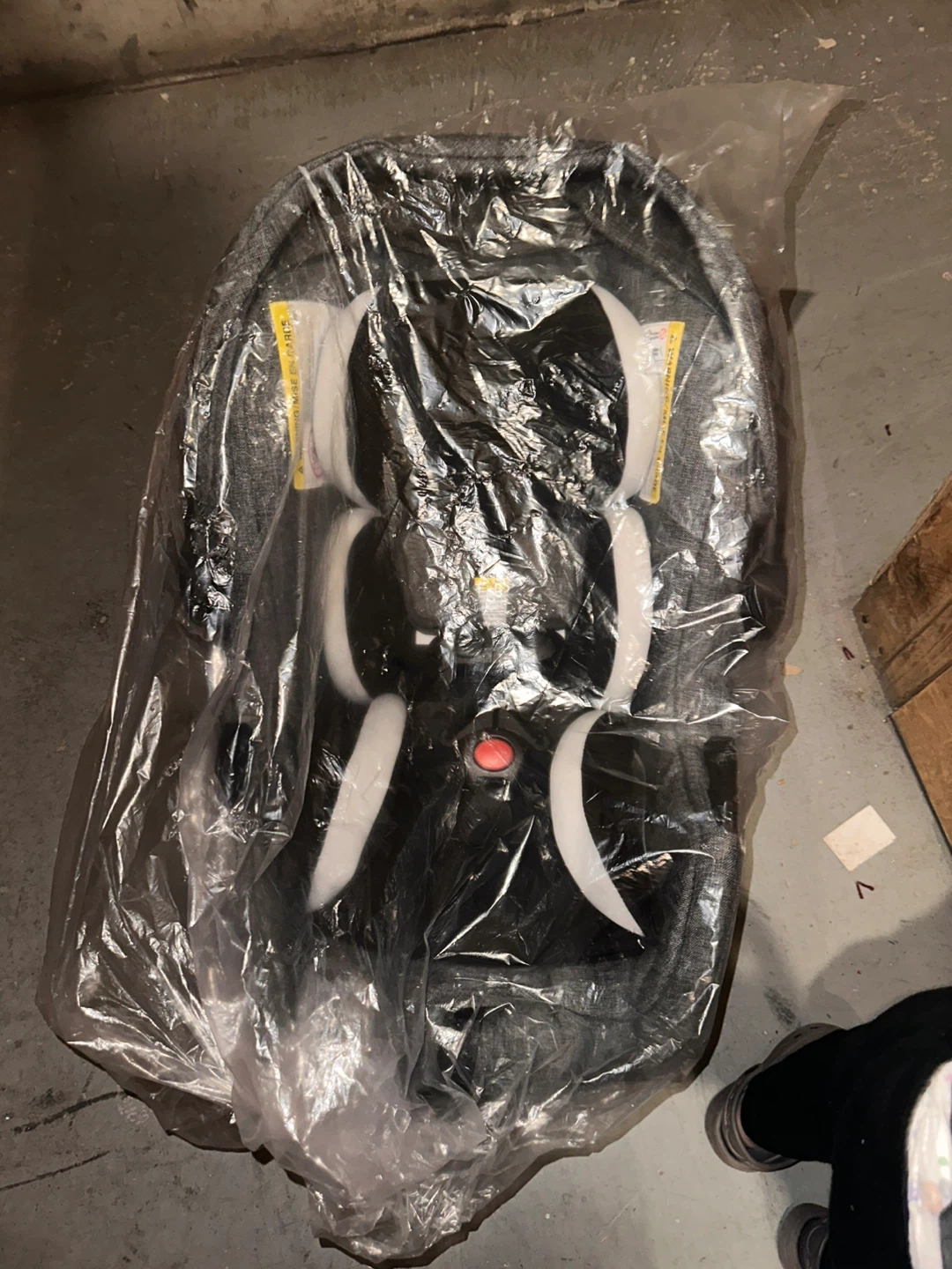 Evenflo Infant Car Seat - photo 2