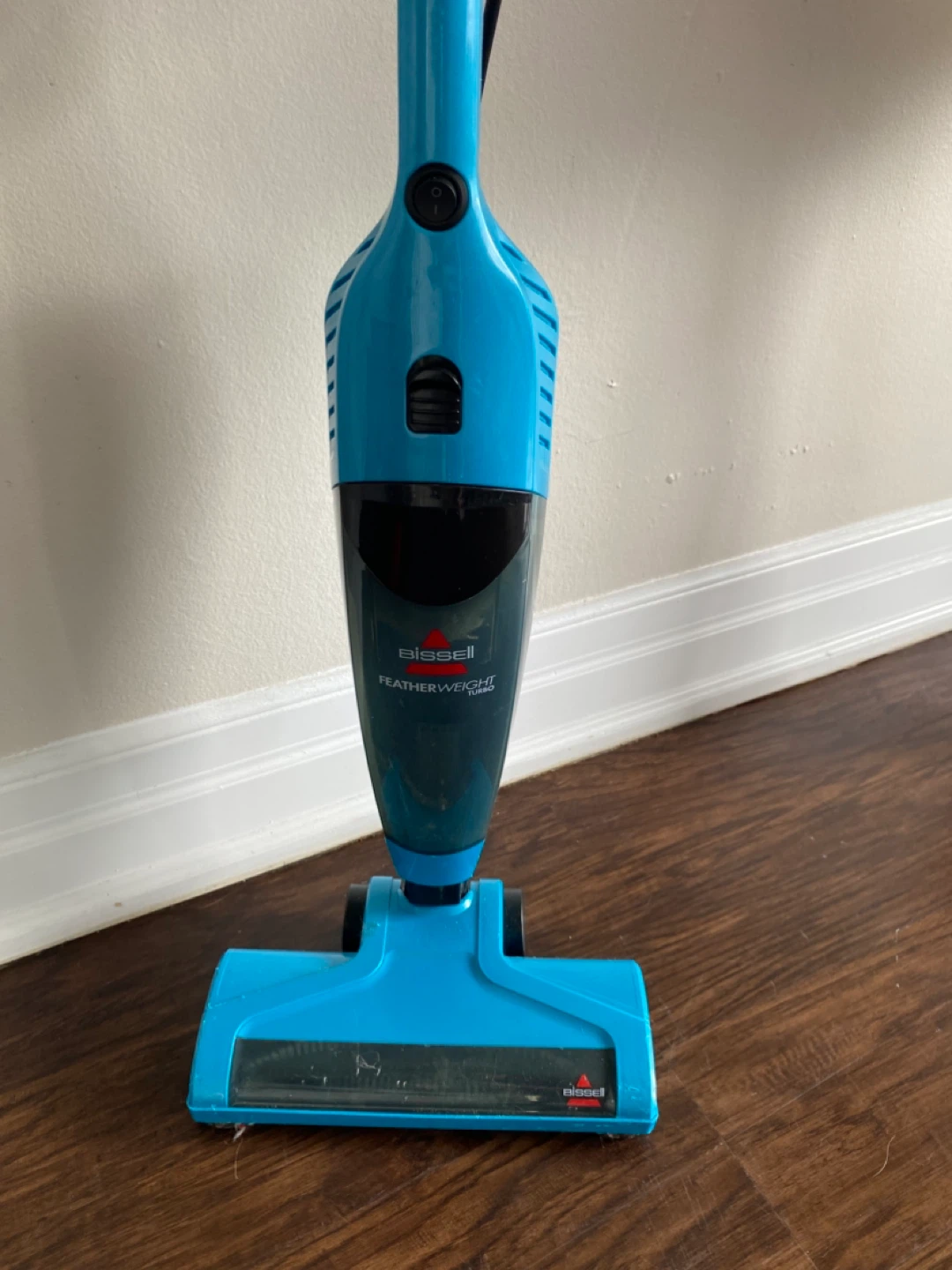 Bissell Featherweight Turbo Stick Vacuum - photo 2