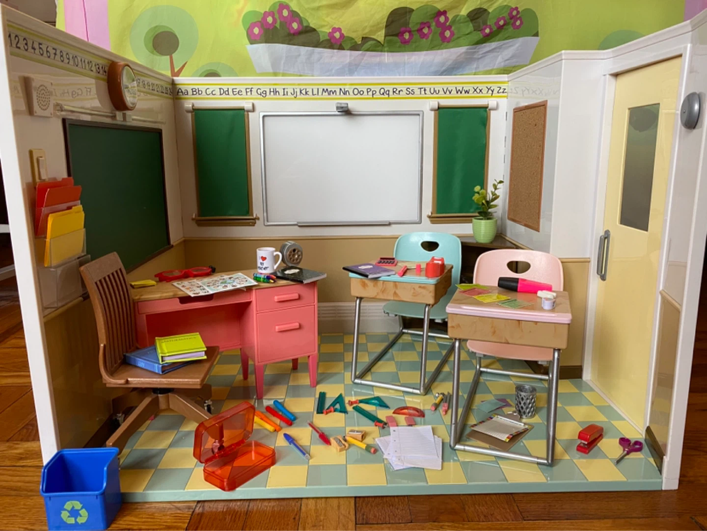 Dollhouse Classroom Playset with Accessories