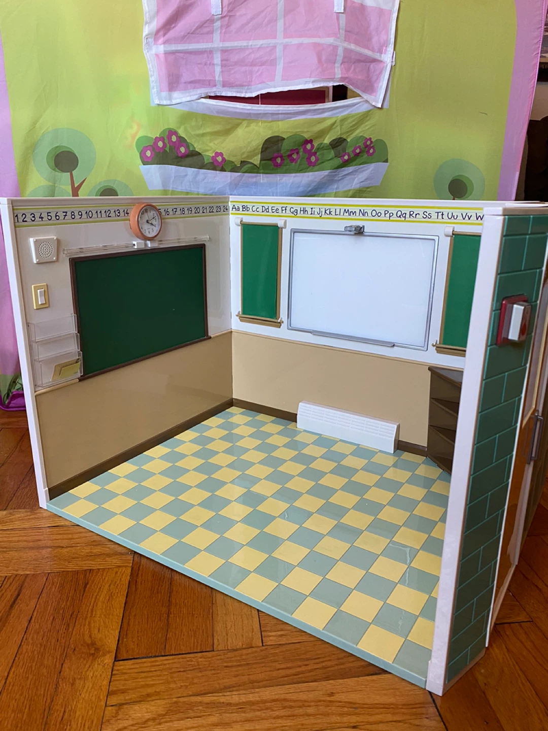 Dollhouse Classroom Playset with Accessories - photo 3