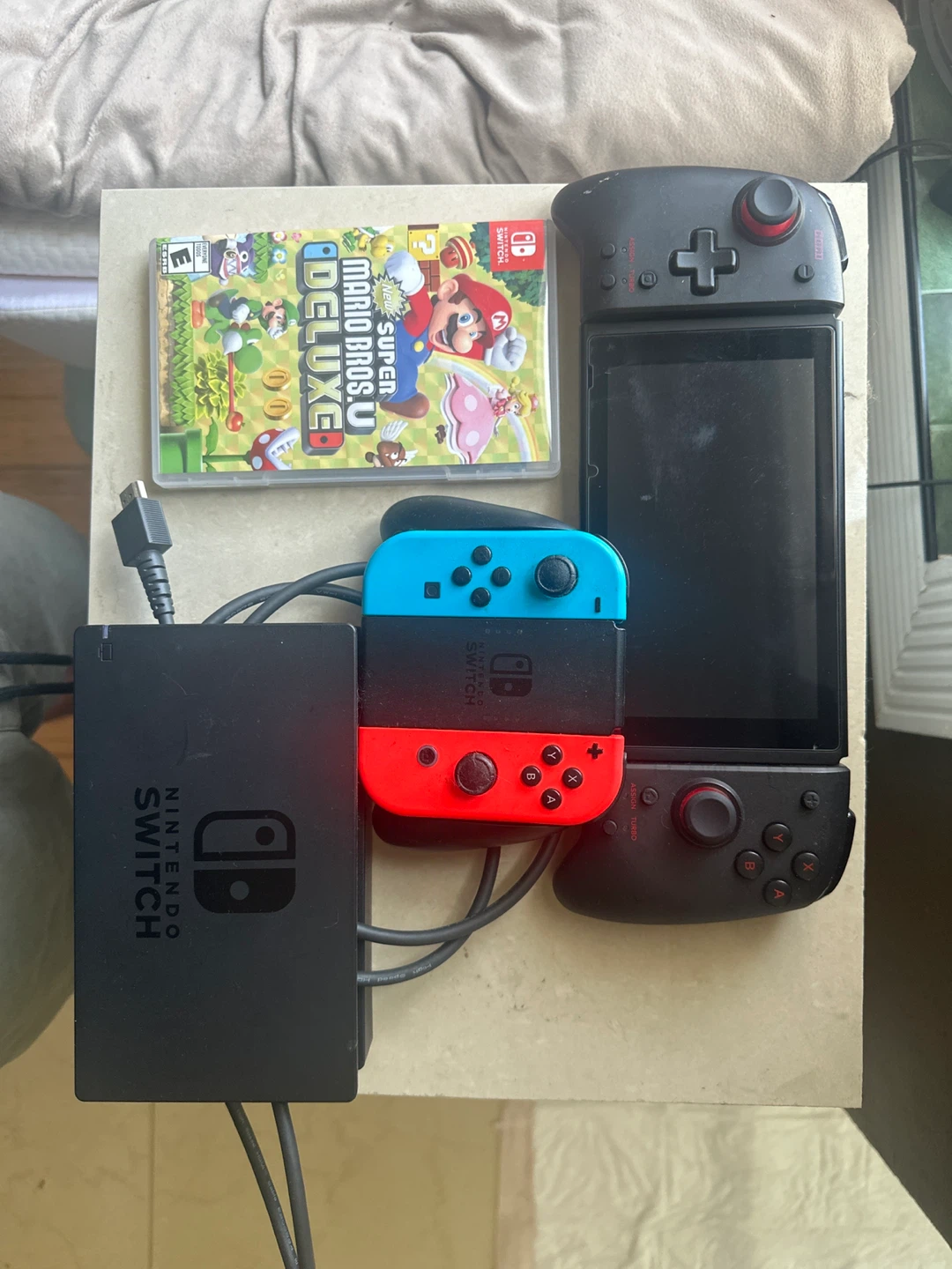 Nintendo Switch Super Mario Bros. U Deluxe Bundle