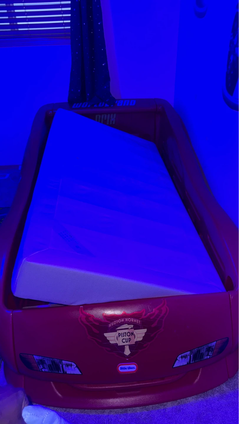 Little Tikes Lightning McQueen Race Car Bed - photo 2