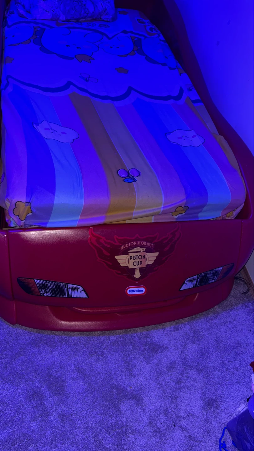 Little Tikes Lightning McQueen Race Car Bed