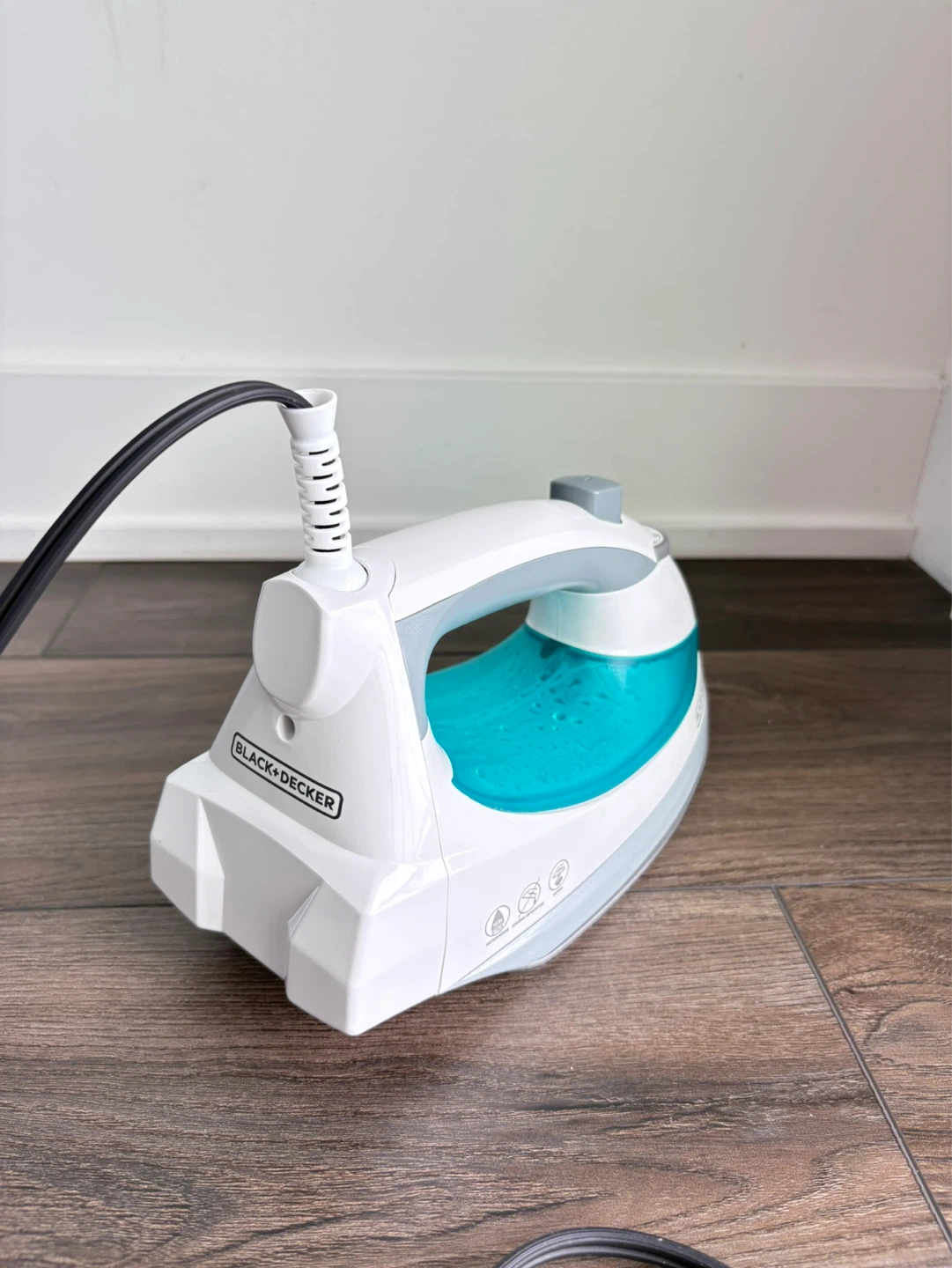 BLACK+DECKER Steam Iron - photo 3