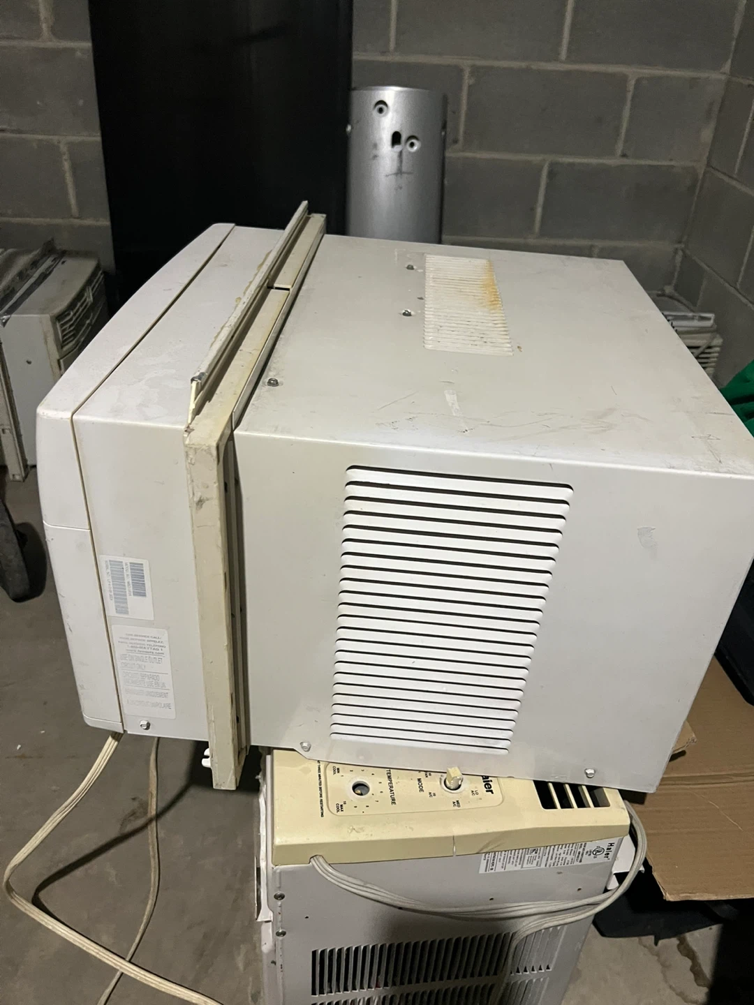 Maytag White Window Air Conditioner - photo 2