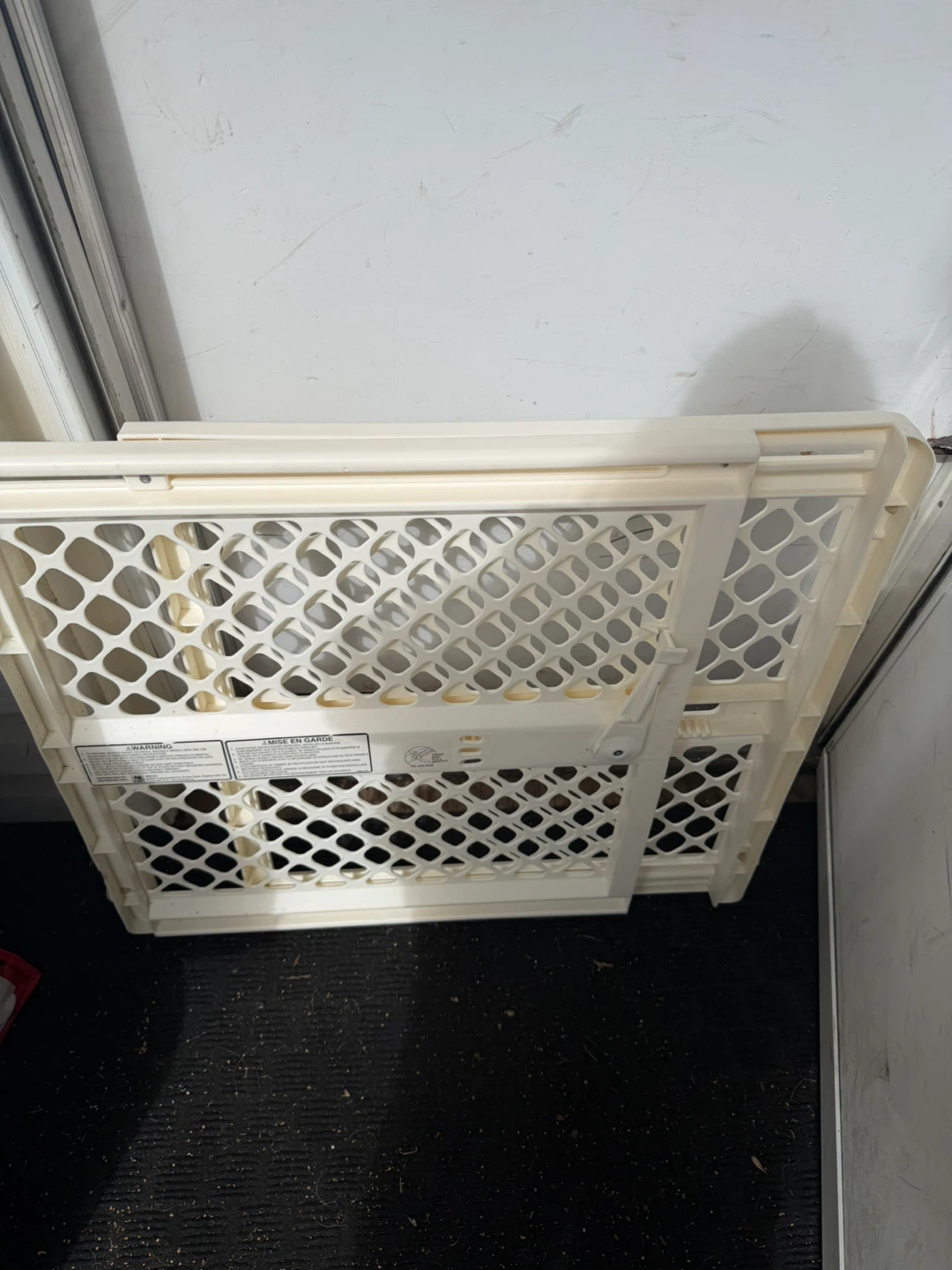 White Plastic Baby Gate - photo 2