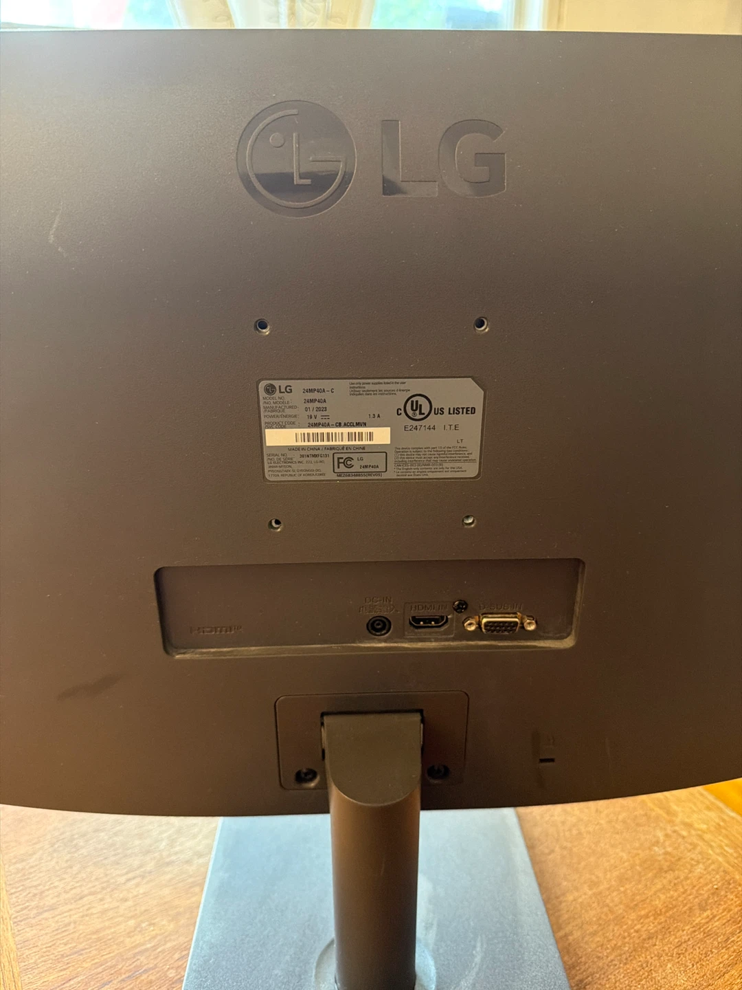 LG 24" Computer Monitor - photo 2