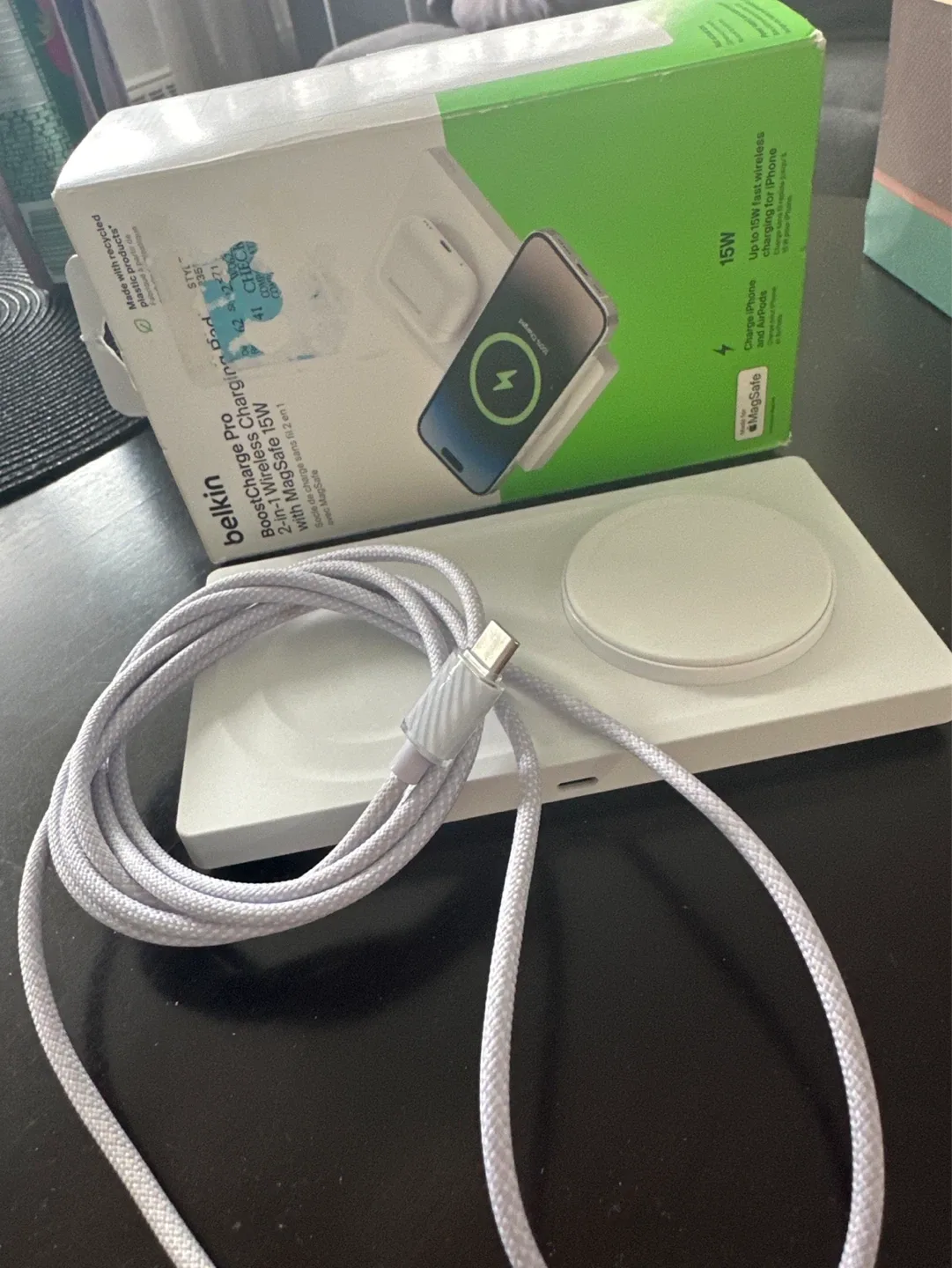 Belkin BoostCharge Pro 2-in-1 Wireless Charger with MagSafe 15W