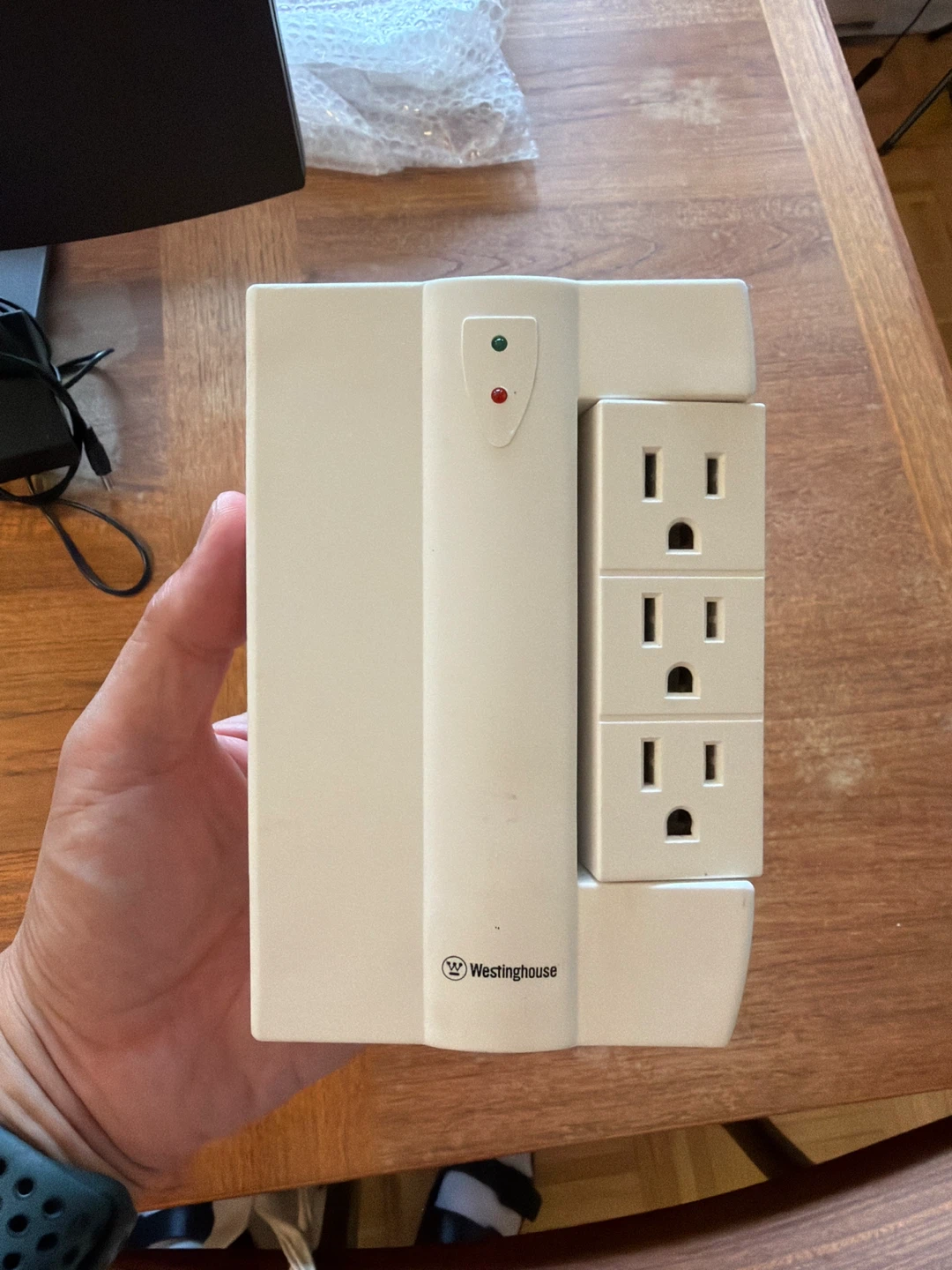 Side Socket Surge Protector (6 outlets / 2 USB)