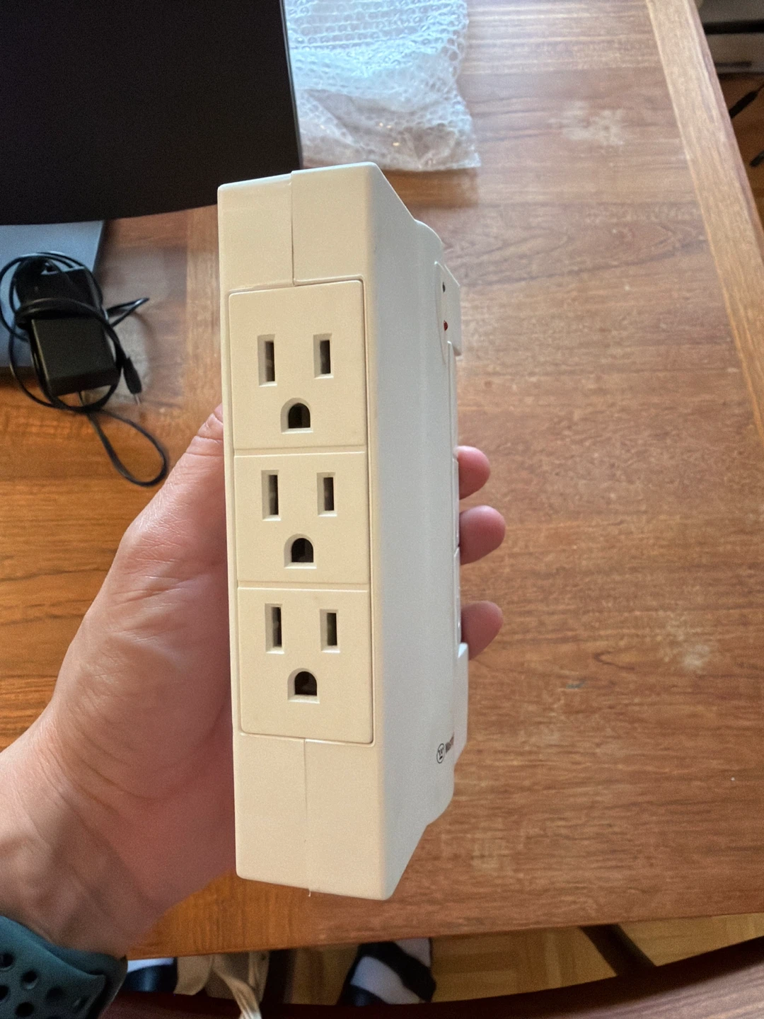 Side Socket Surge Protector (6 outlets / 2 USB) - photo 2