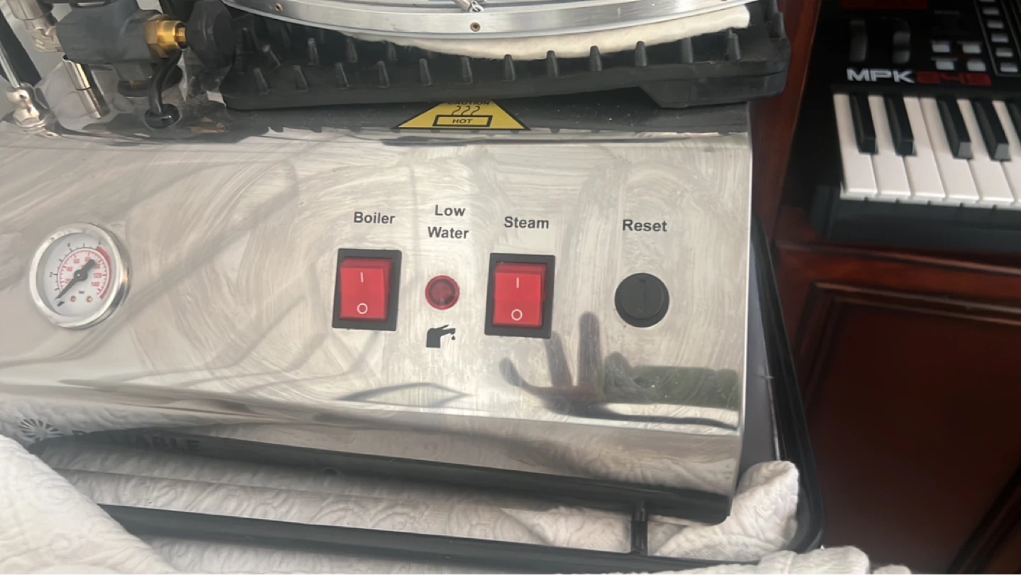 Reliable Steam Ironing System with Board - photo 2