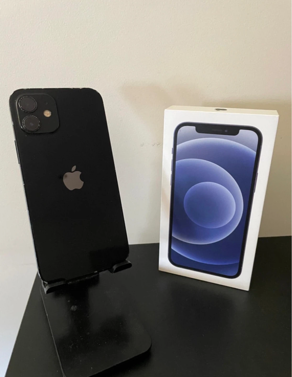 Apple iPhone 12 - Black in good condition - photo 2
