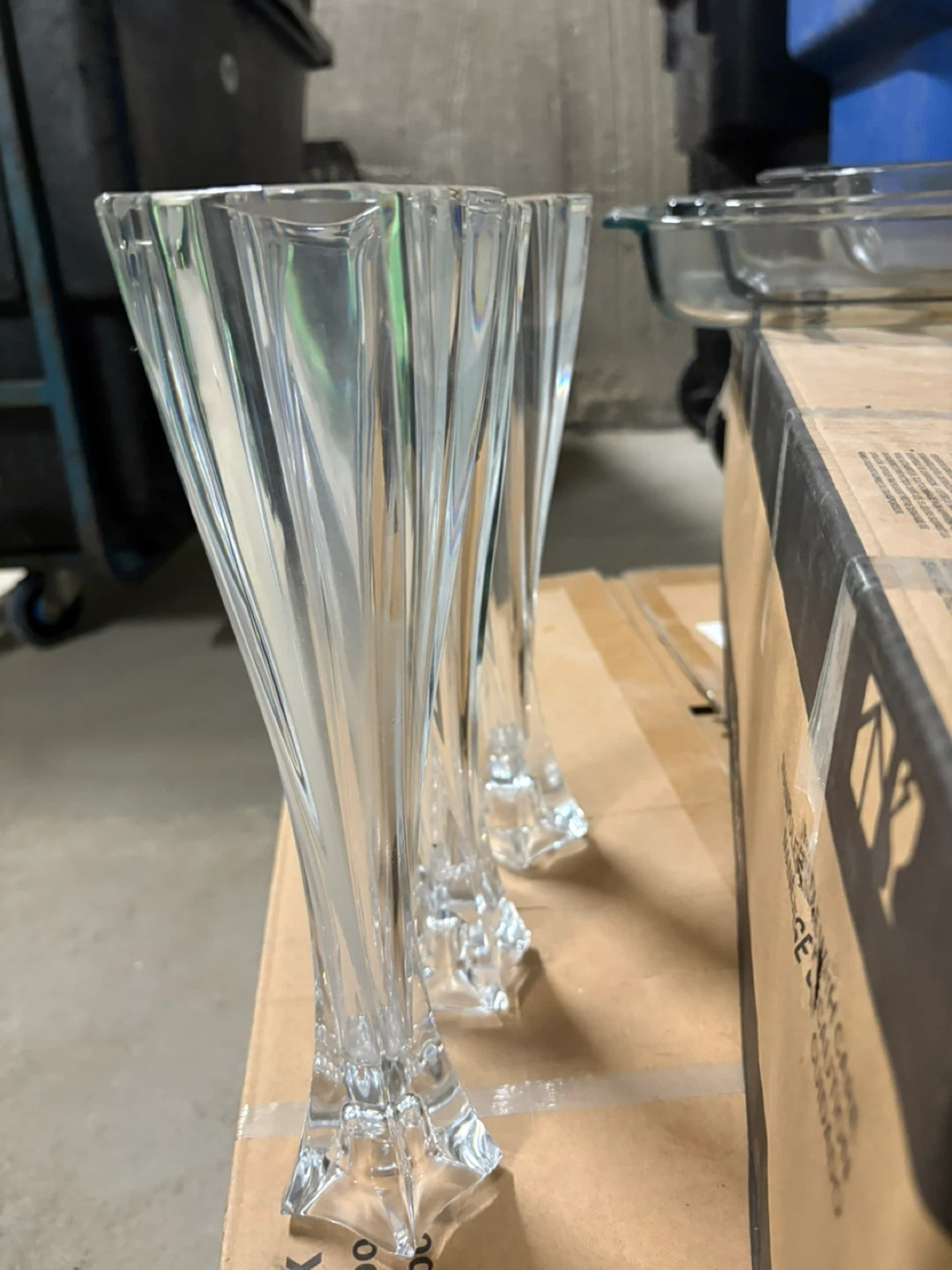Set of 3 Clear Glass Vases - photo 2
