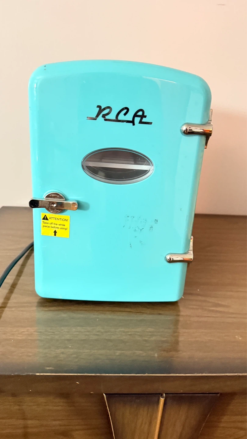 RCA Mini Fridge