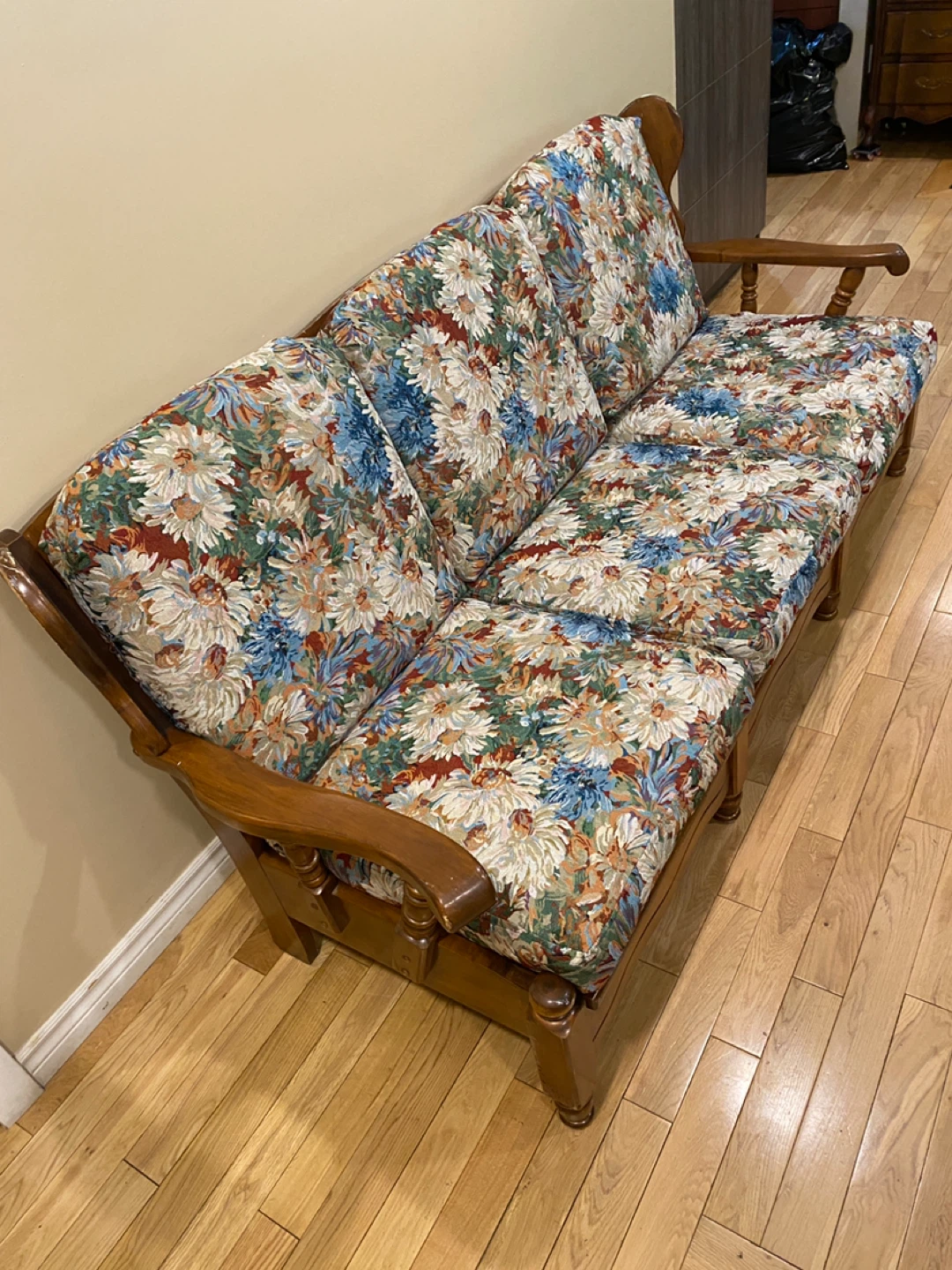 Vintage Bogdon & Gross Maple Wood Colonial Sofa (CAN DELIVER) - photo 3