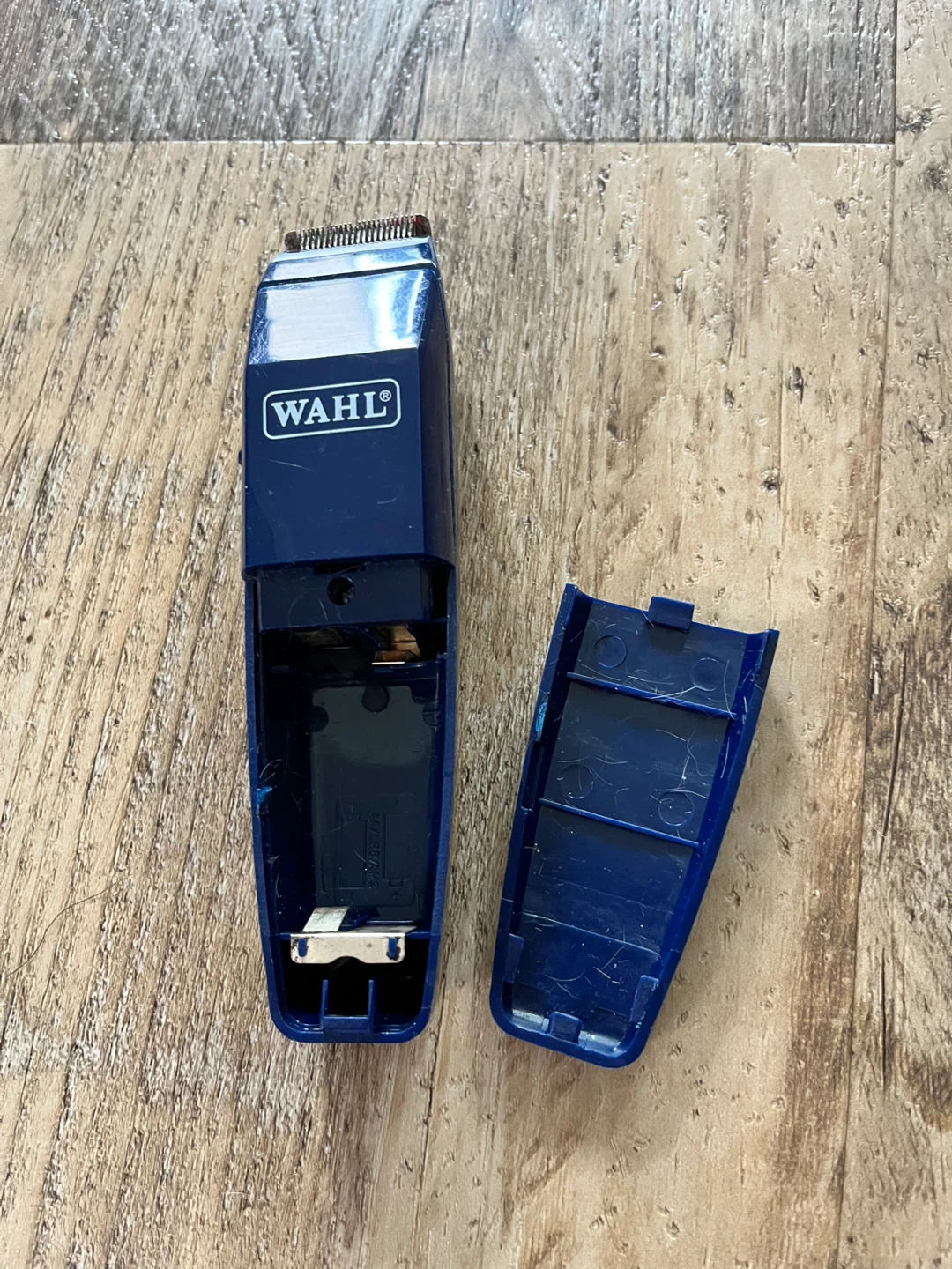 Canine paw  & Wahl Clipper Trimmer - photo 4