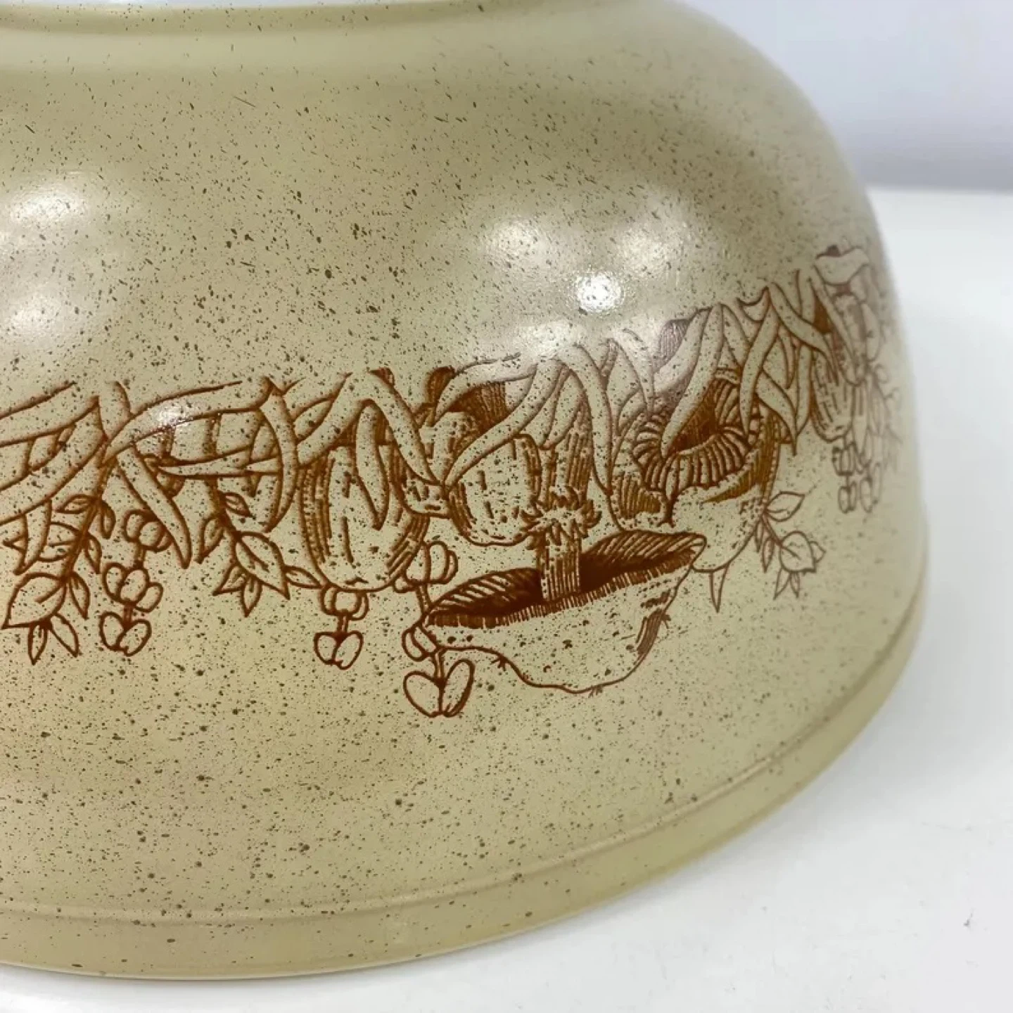 Vintage Pyrex Forest Fancies 403 Mixing Bowl, 750 ML - photo 2