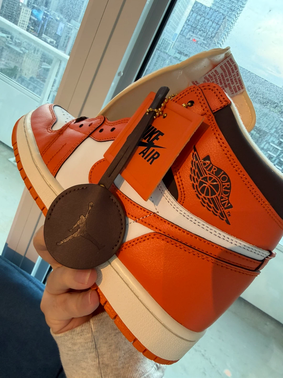 Nike Air Jordan 1 High OG - photo 3