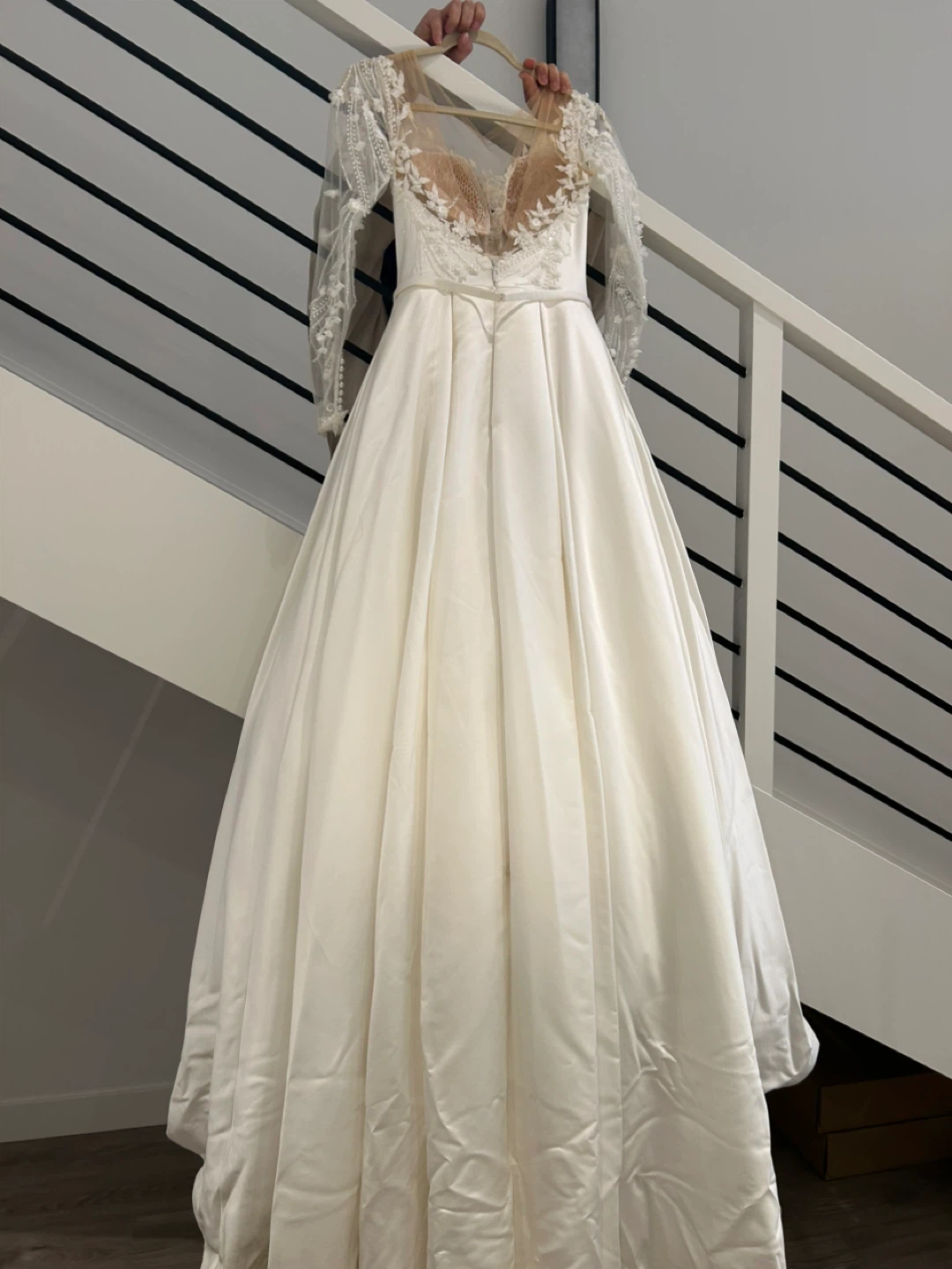 Wedding dress - photo 2