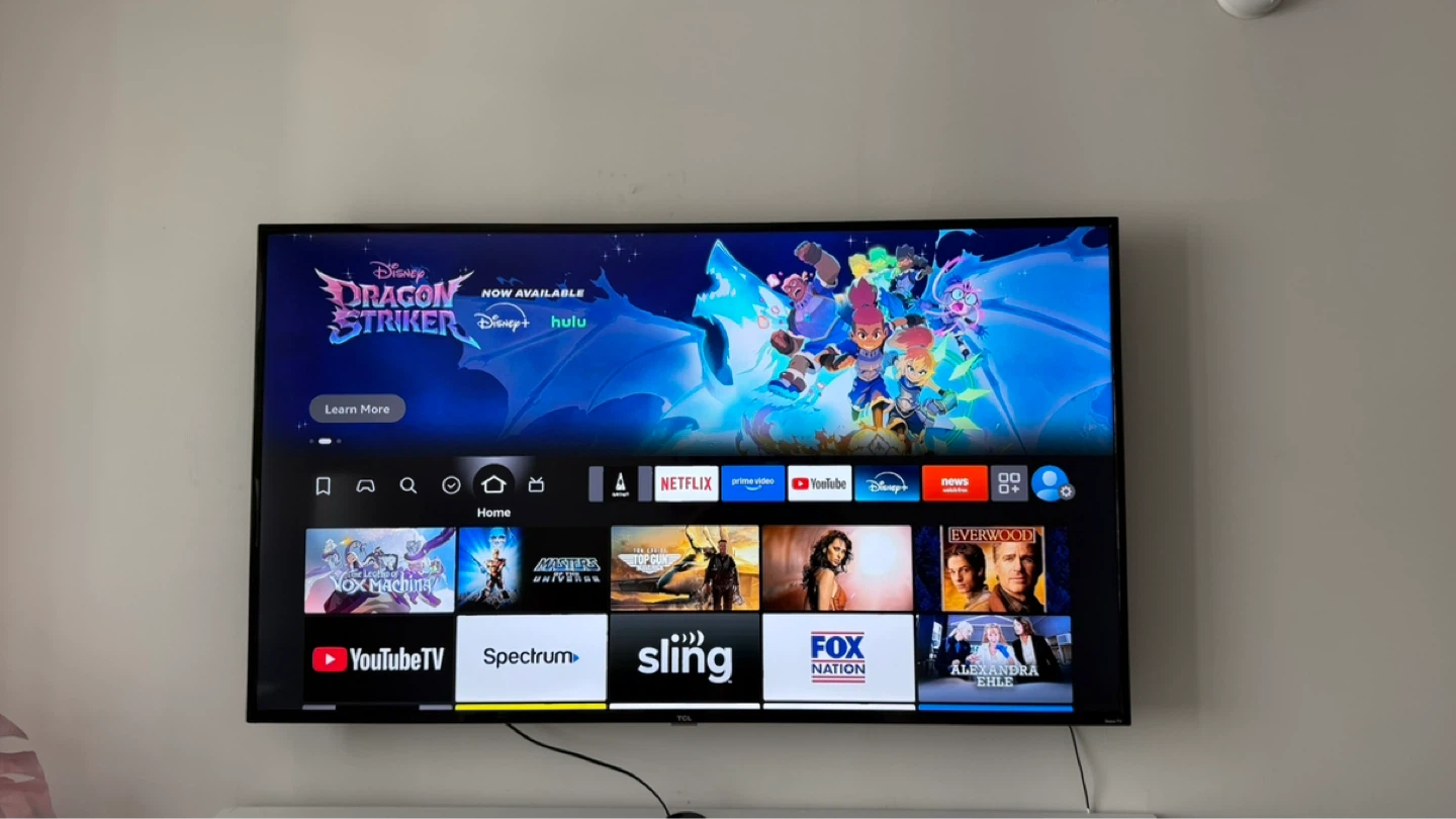 TCL Roku TV- 55 inch w Wall Mount