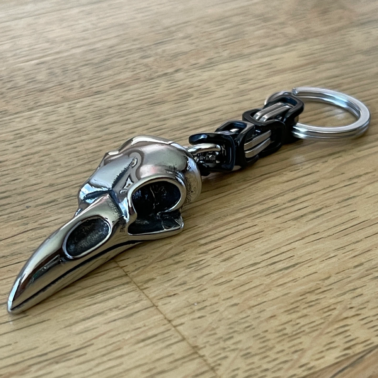 Raven stainless steel keychain
