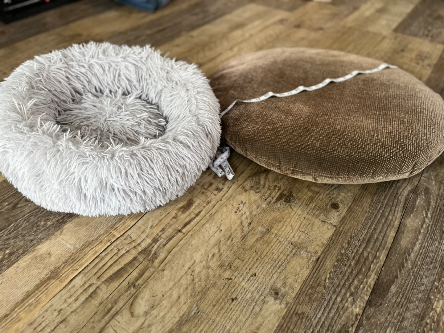 Fluffy Pet Bed and Round Cushion