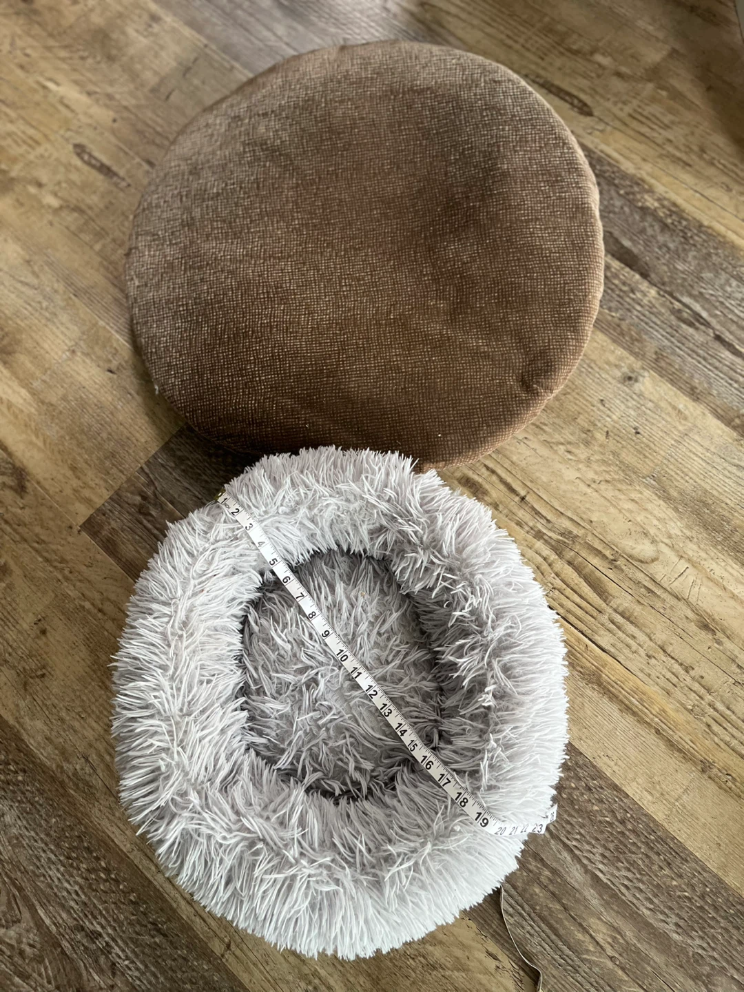 Fluffy Pet Bed and Round Cushion - photo 2