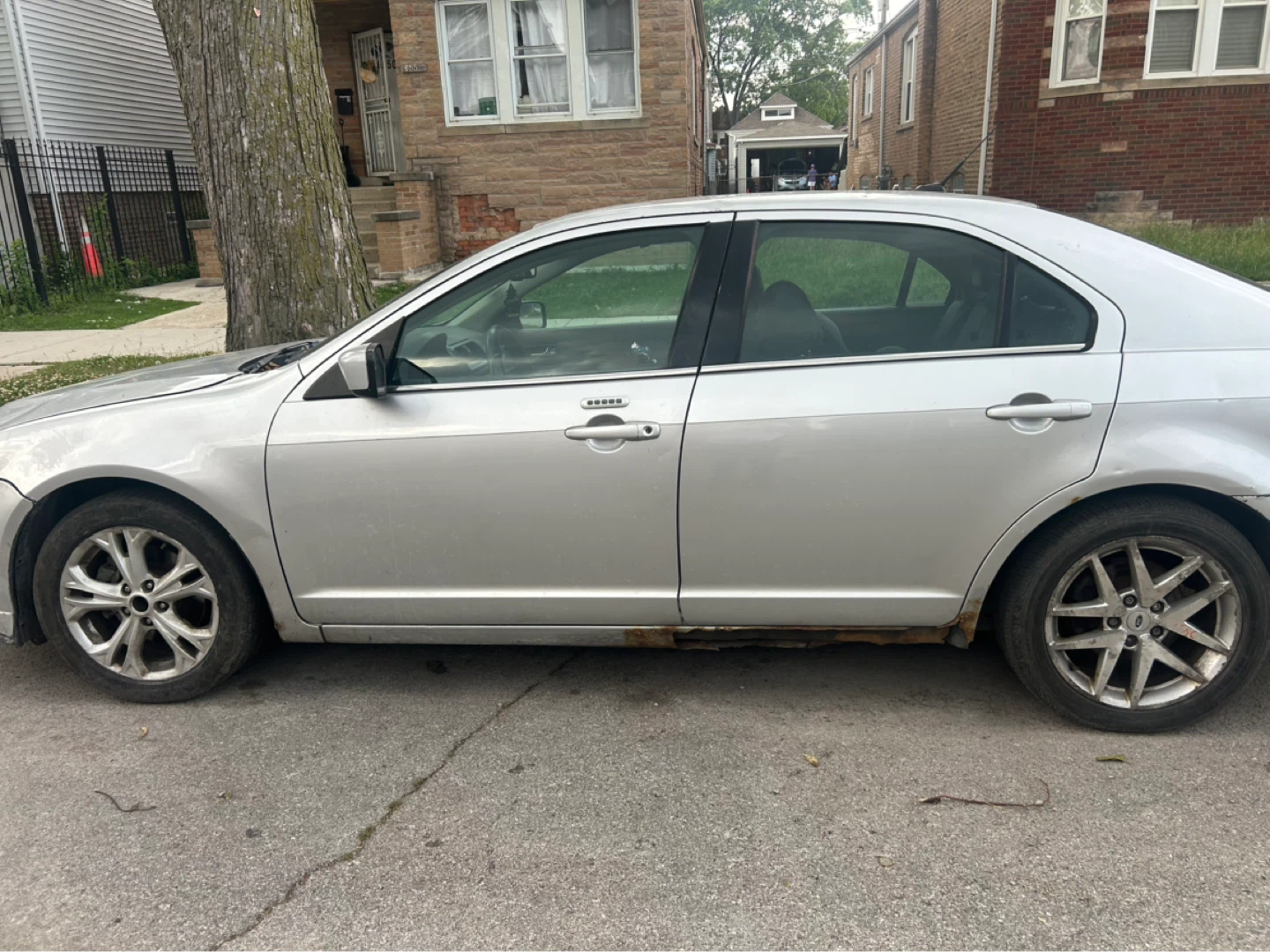 Silver Ford Fusion Sedan - photo 2