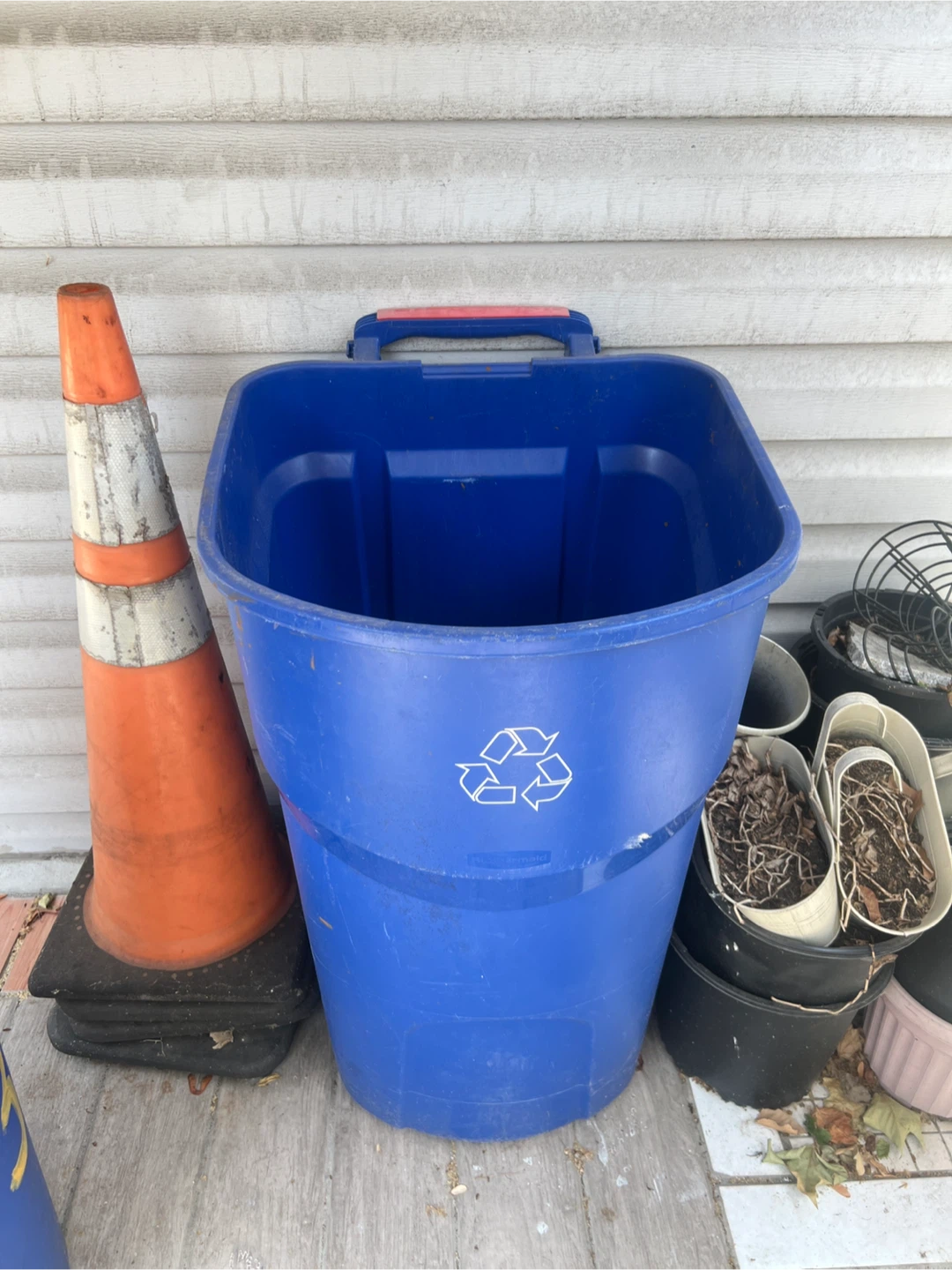 Garbage Can/Bin with Wheels, 50 GAL, Blue