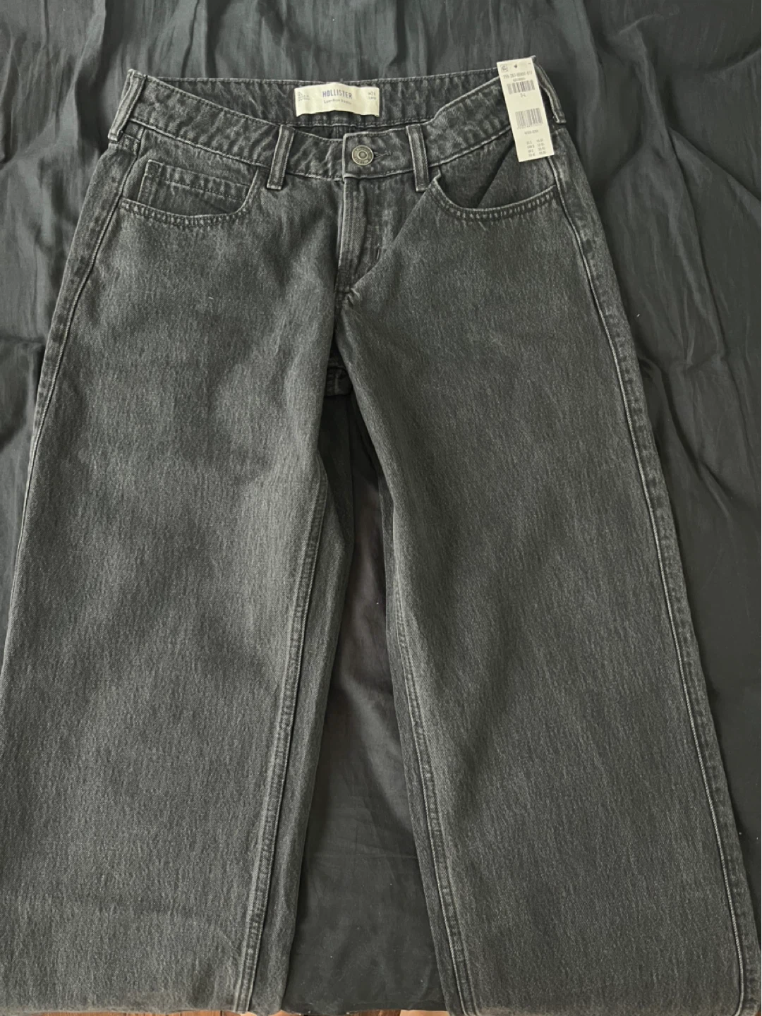 BNWT Hollister Low-Rise black Baggy Jeans size 2 LONG/ W 26