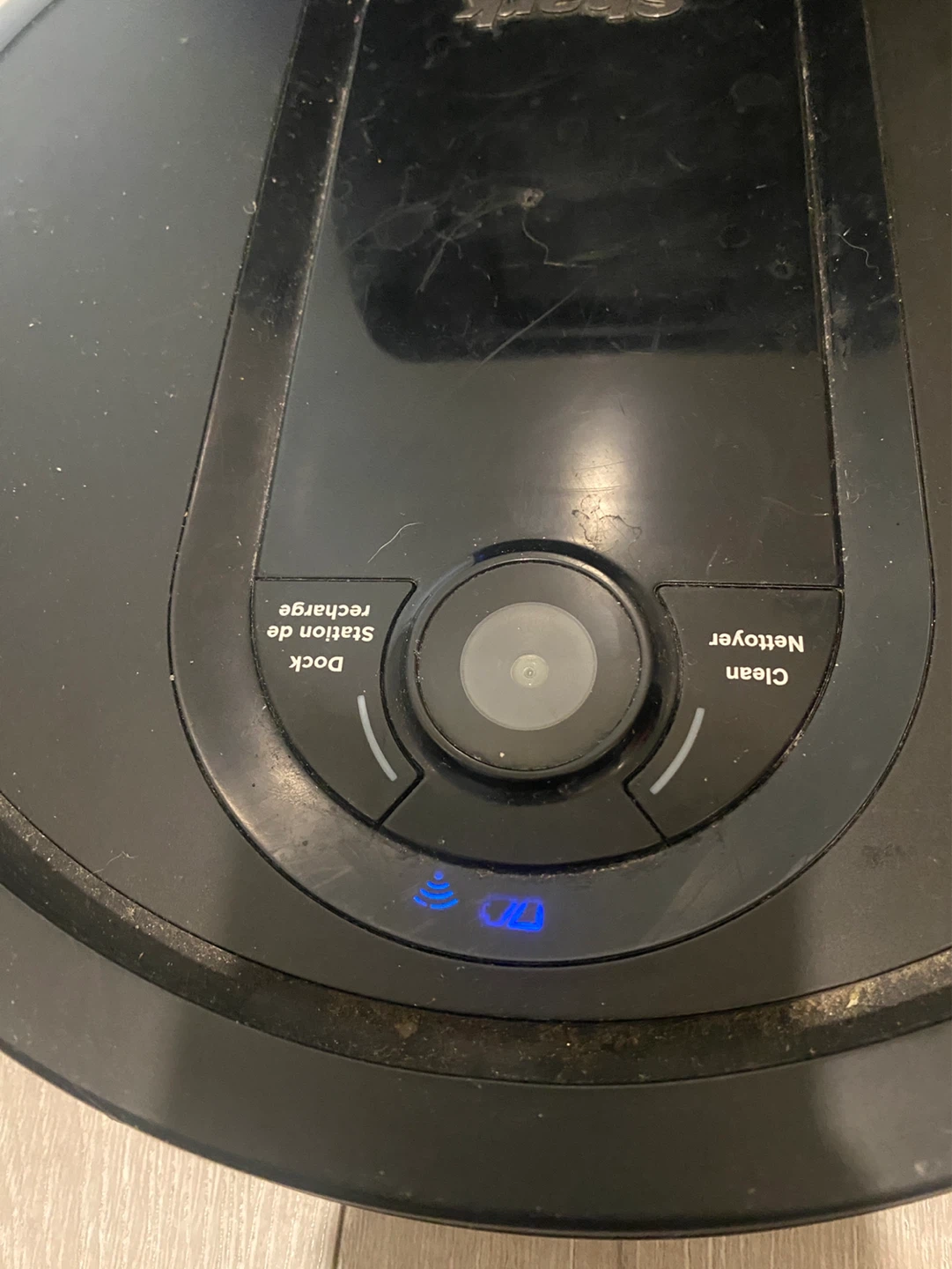 Shark IQ Robot Vacuum – One Wheel Needs Repair - photo 3