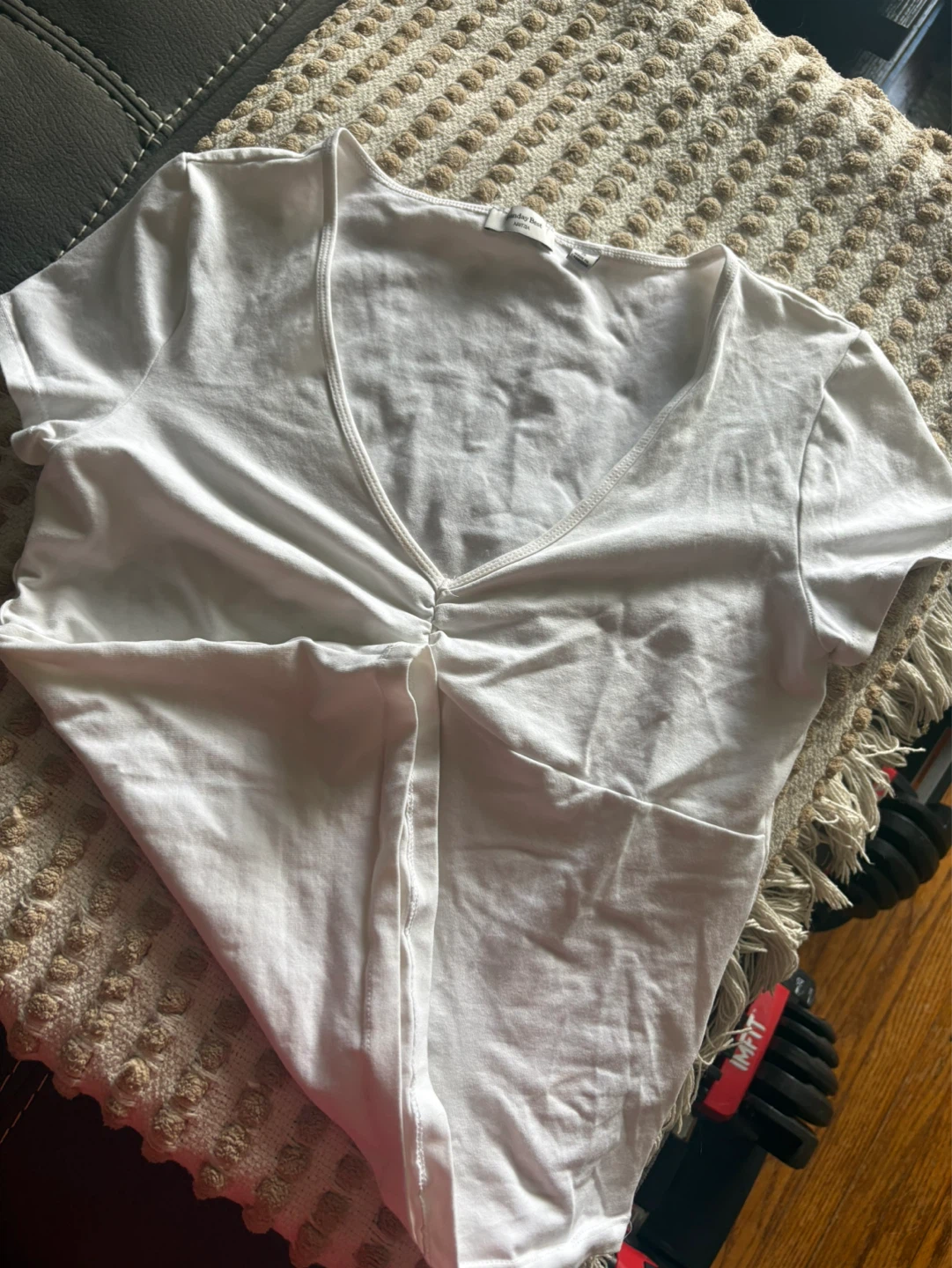 Sunday Best ARITZIA White Ruched V-Neck T-Shirt - Size S
