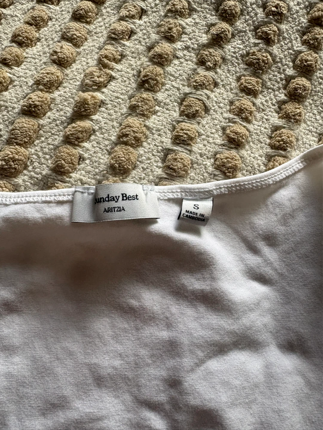 Sunday Best ARITZIA White Ruched V-Neck T-Shirt - Size S - photo 2