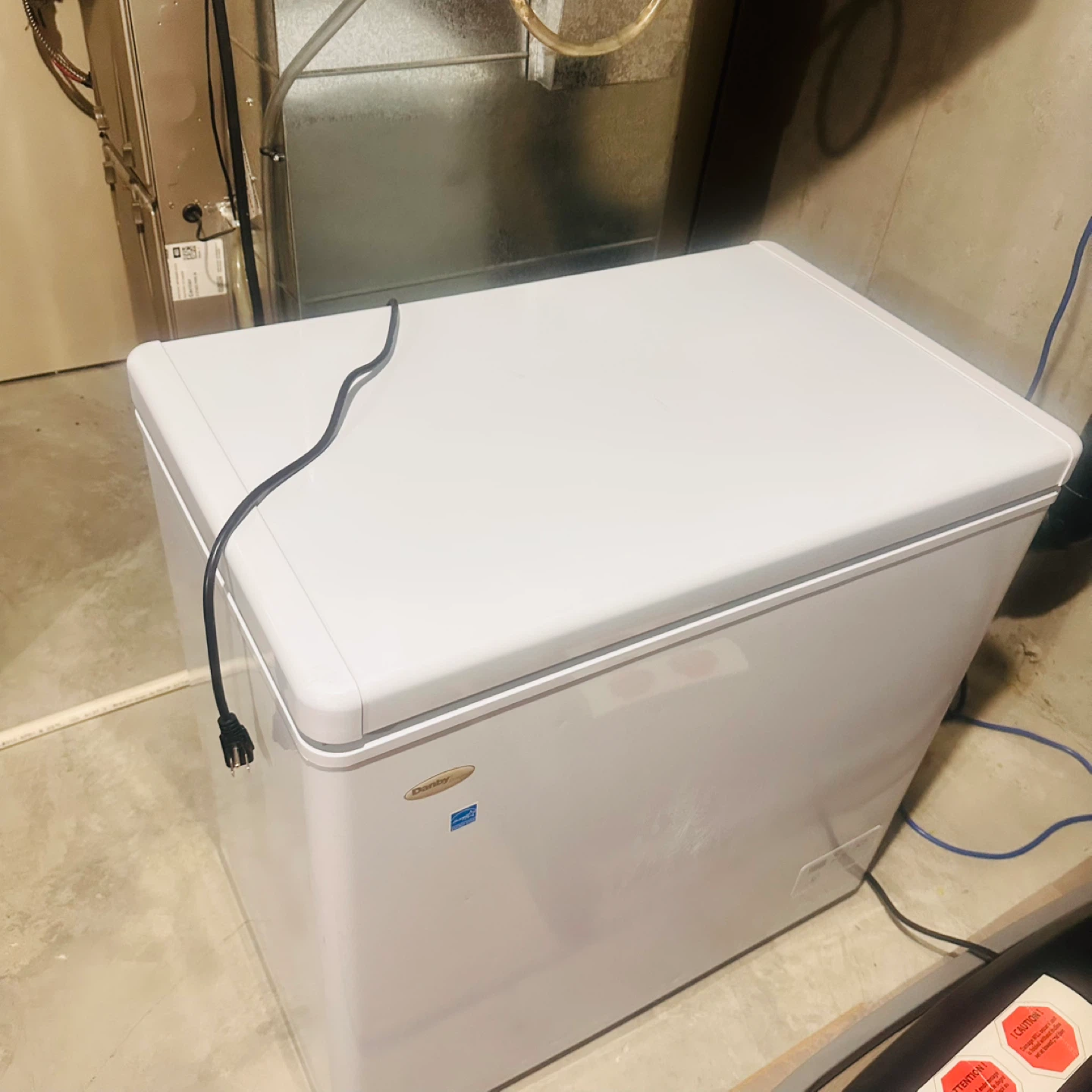 DANBY WHITE CHEST FREEZER
