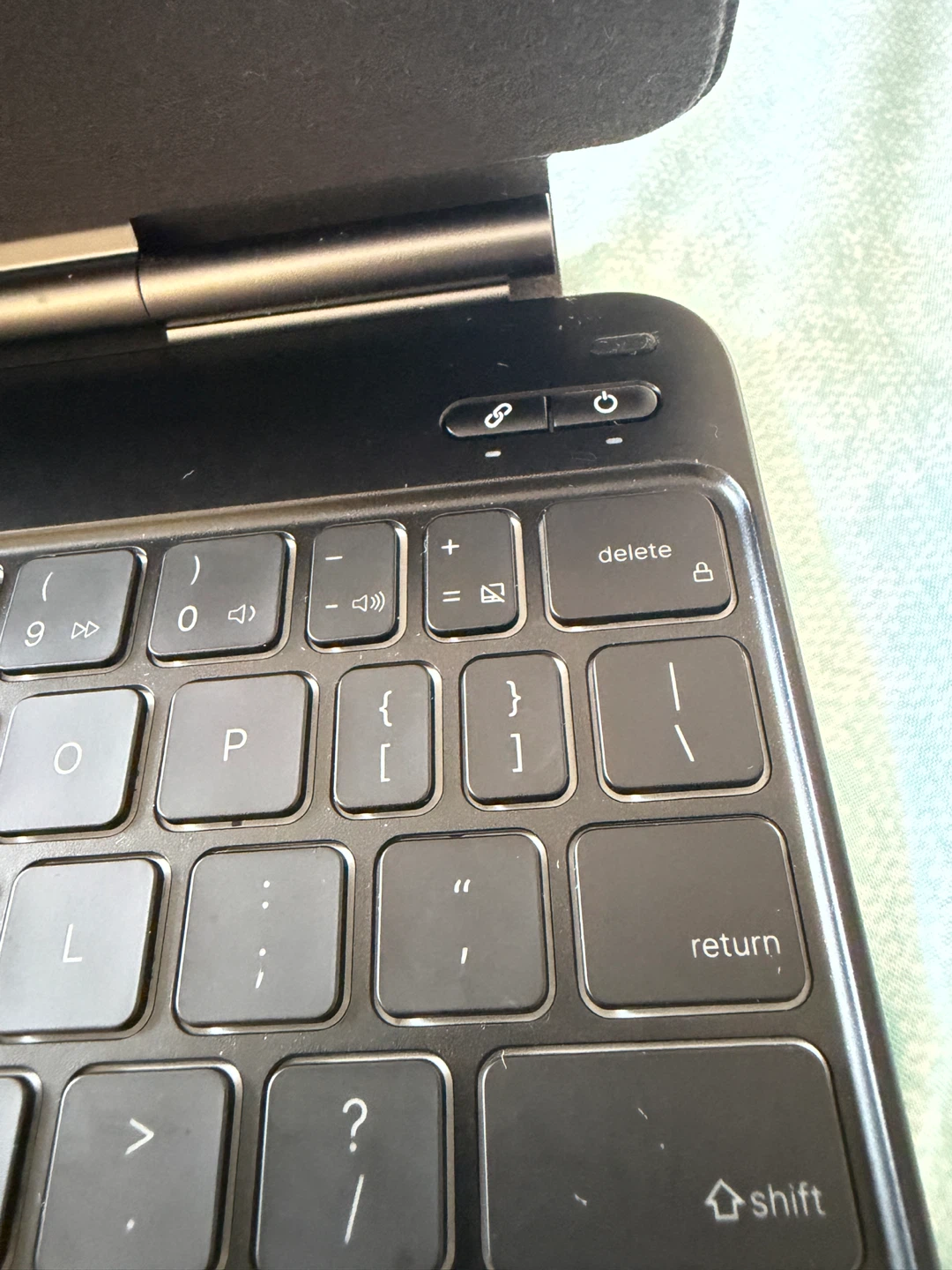 Ipad 10th gen Typecase Keyboard Case with Trackpad - photo 3